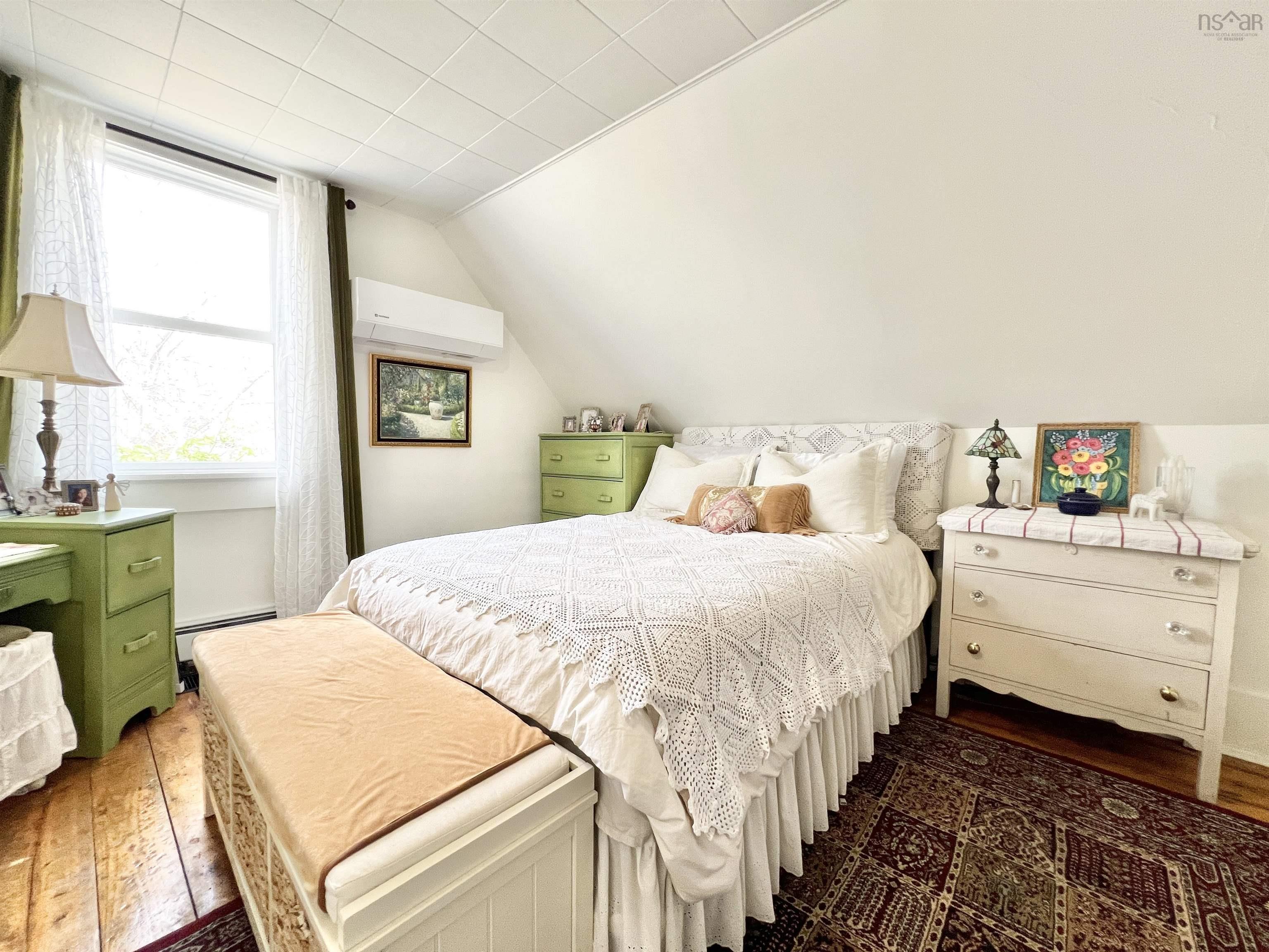 $429,500.00: 1359 Highway 332, First South