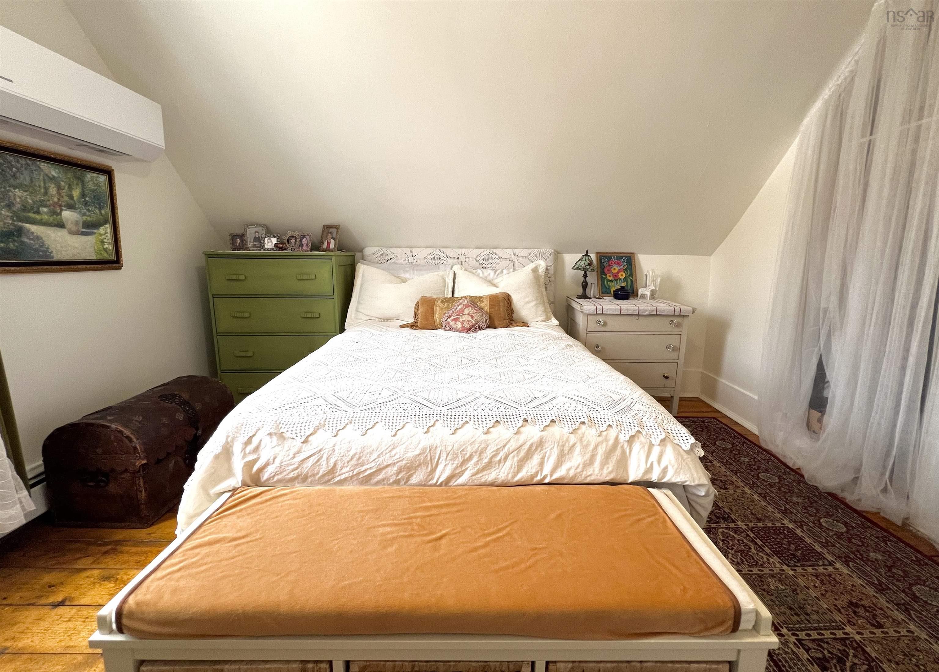 $429,500.00: 1359 Highway 332, First South