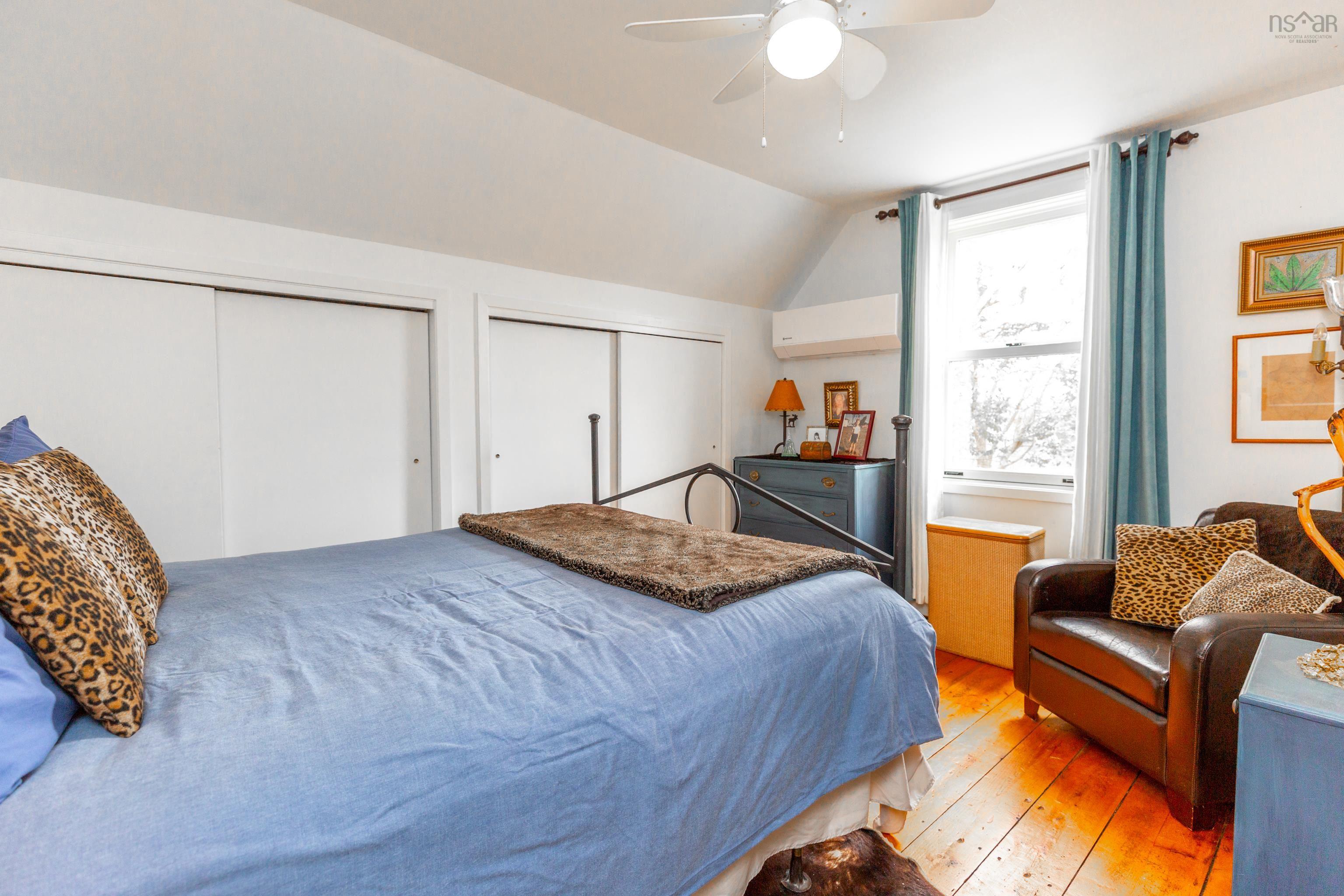 $429,500.00: 1359 Highway 332, First South