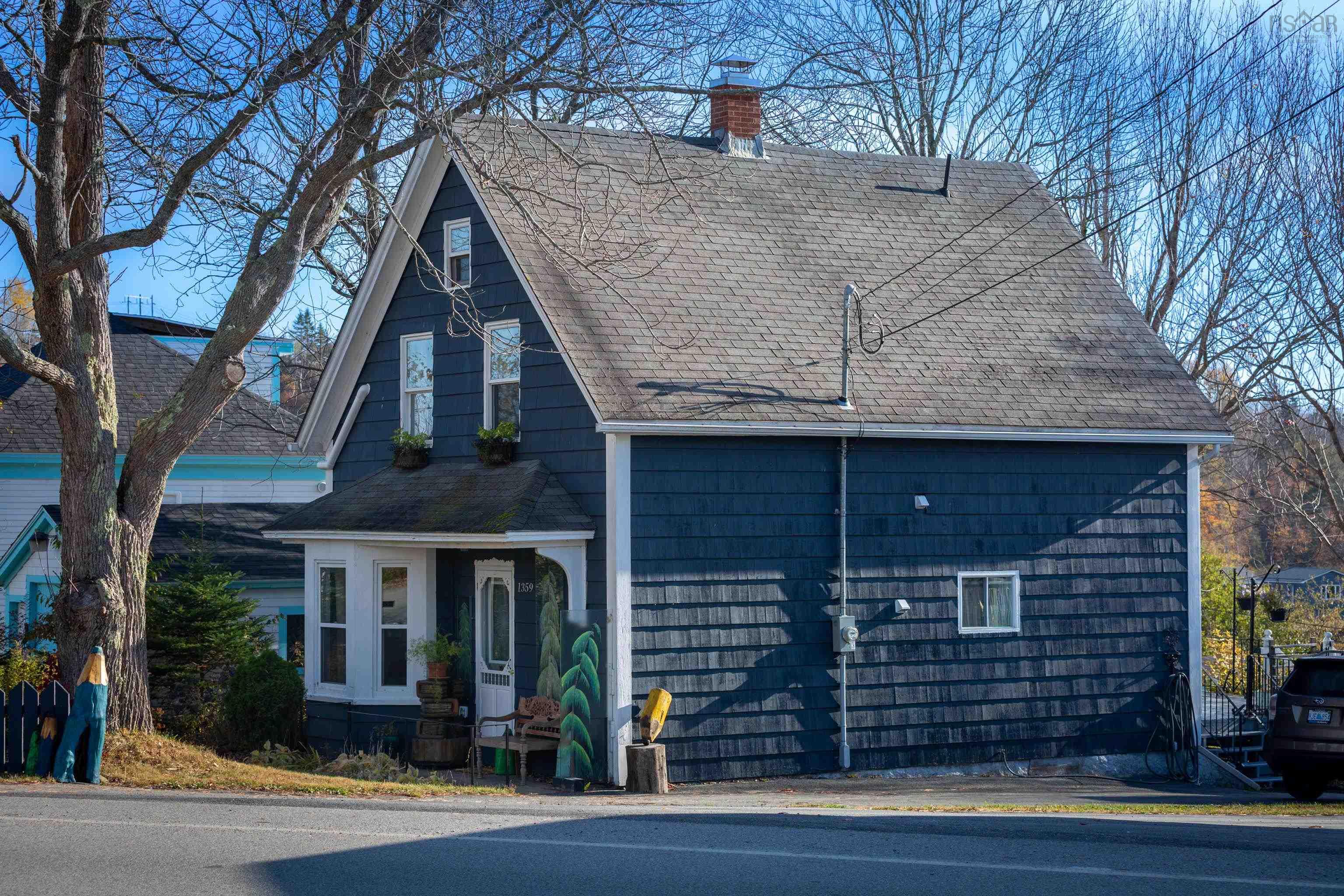 $429,500.00: 1359 Highway 332, First South