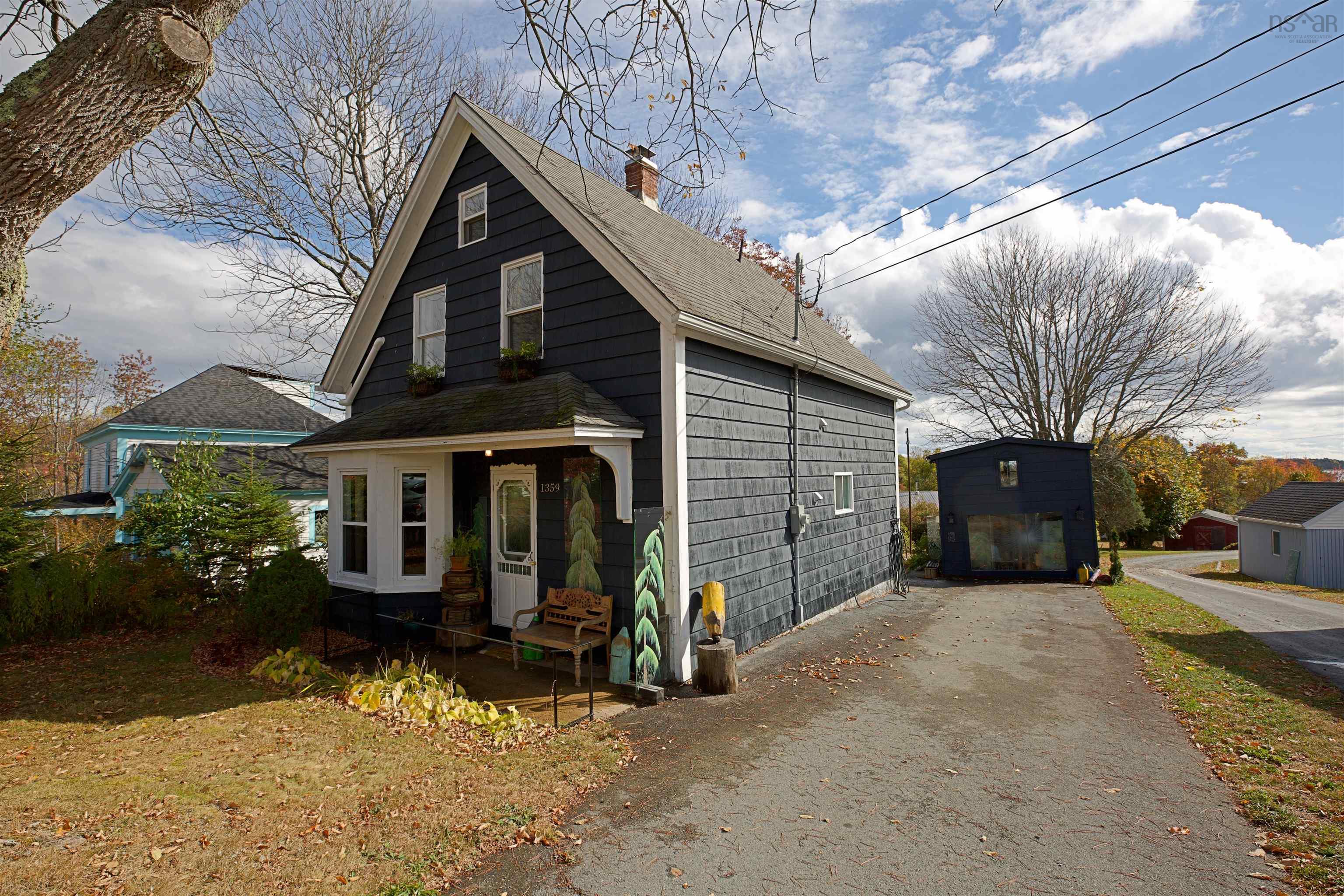 $429,500.00: 1359 Highway 332, First South