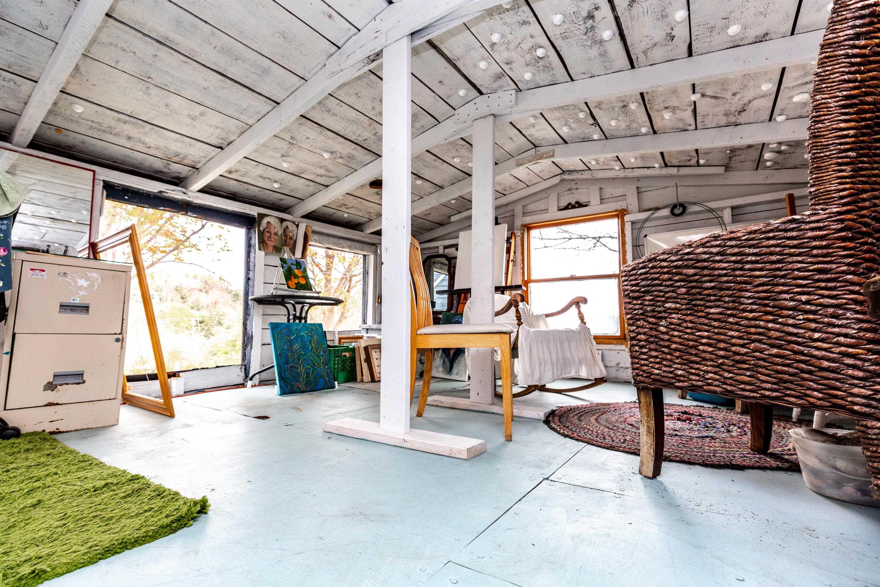 $429,500.00: 1359 Highway 332, First South