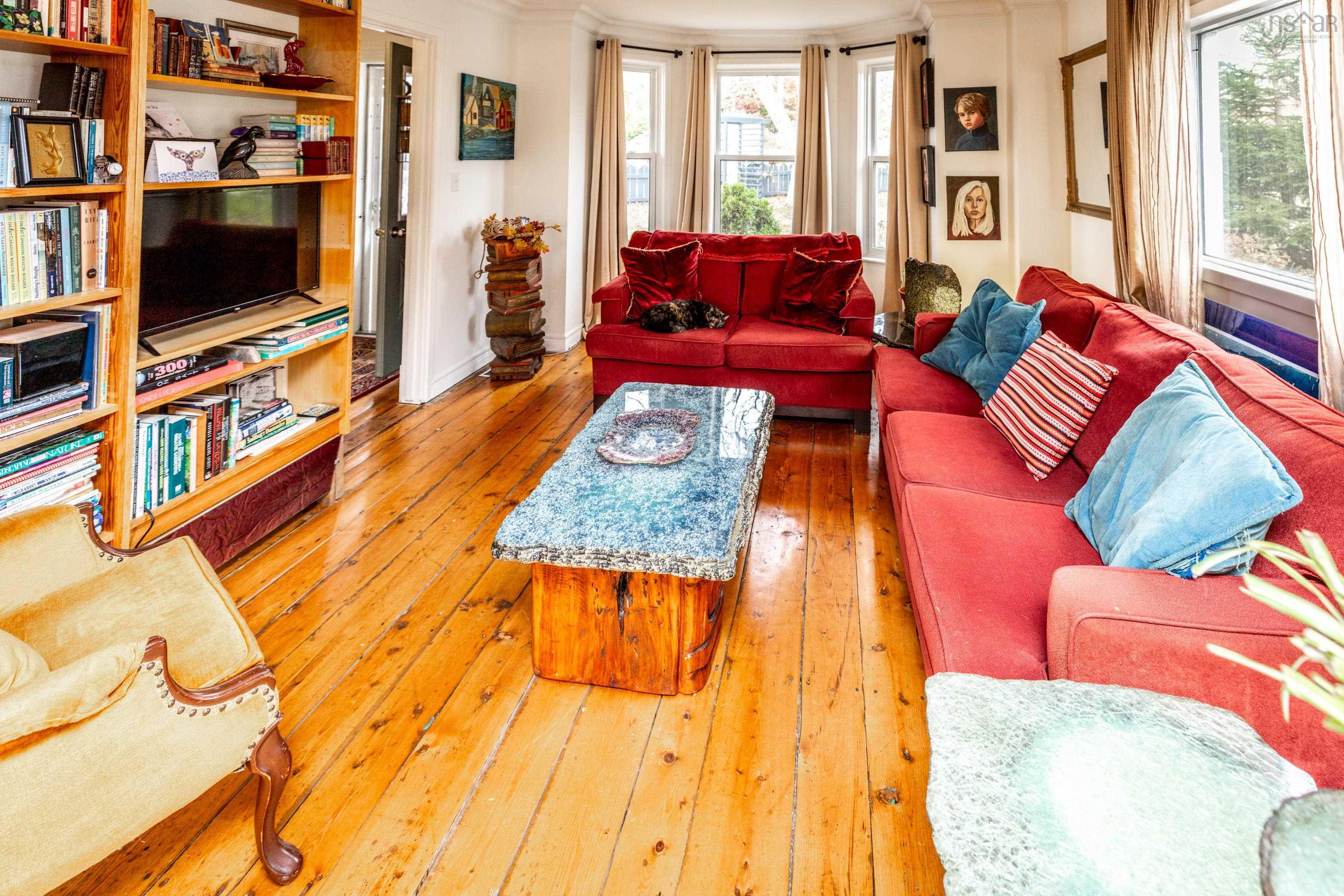 $429,500.00: 1359 Highway 332, First South