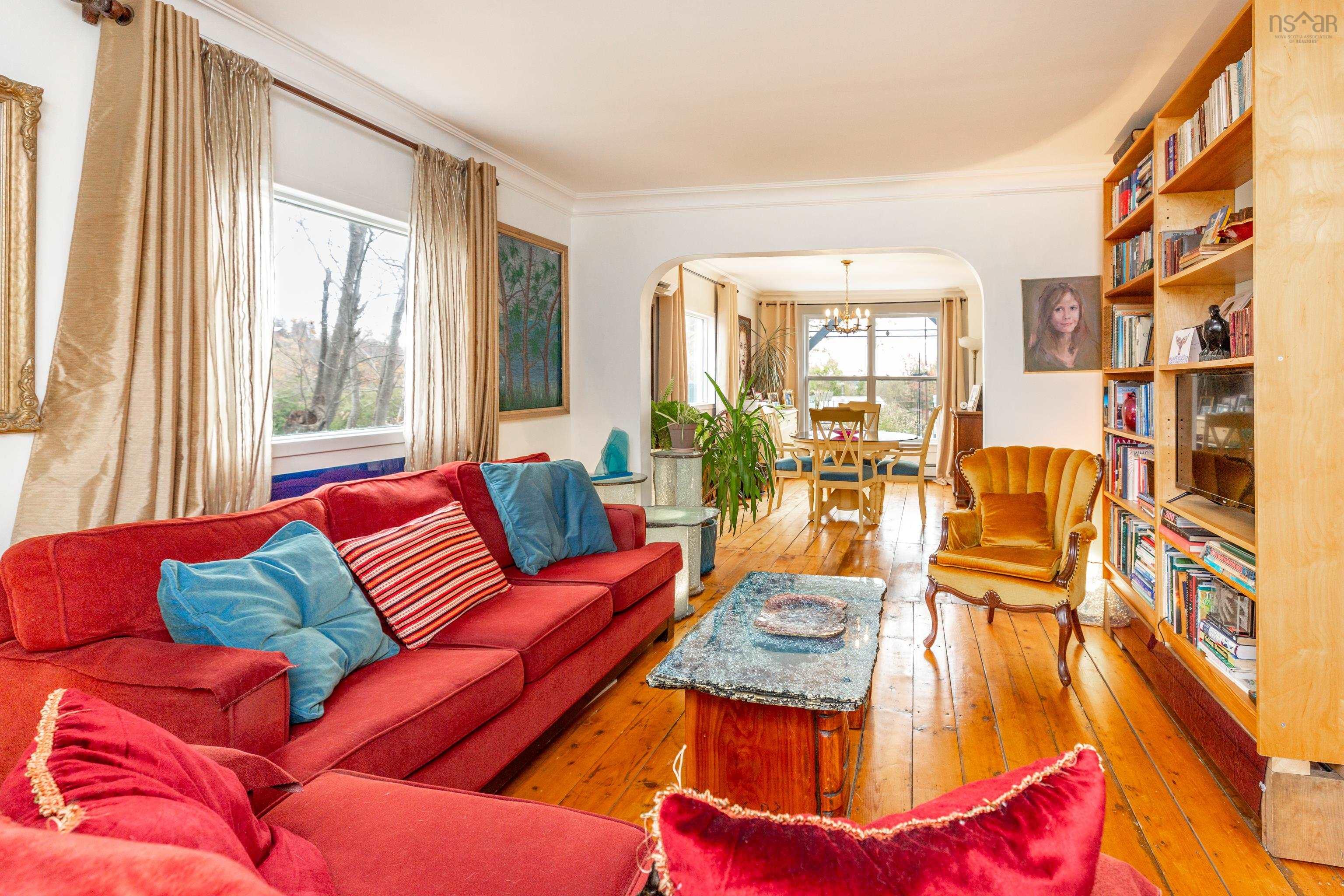 $429,500.00: 1359 Highway 332, First South