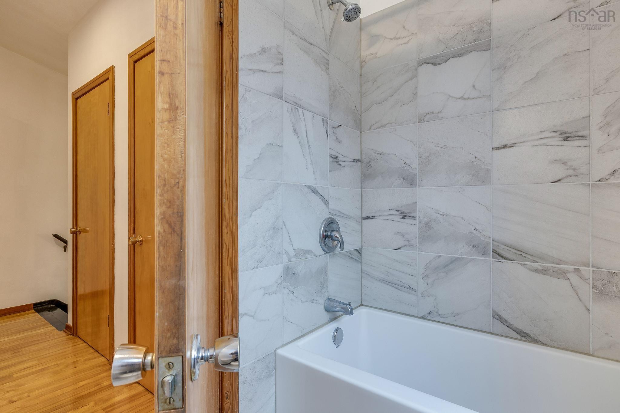 $495,000.00: 7 Palisade Place, Clayton Park