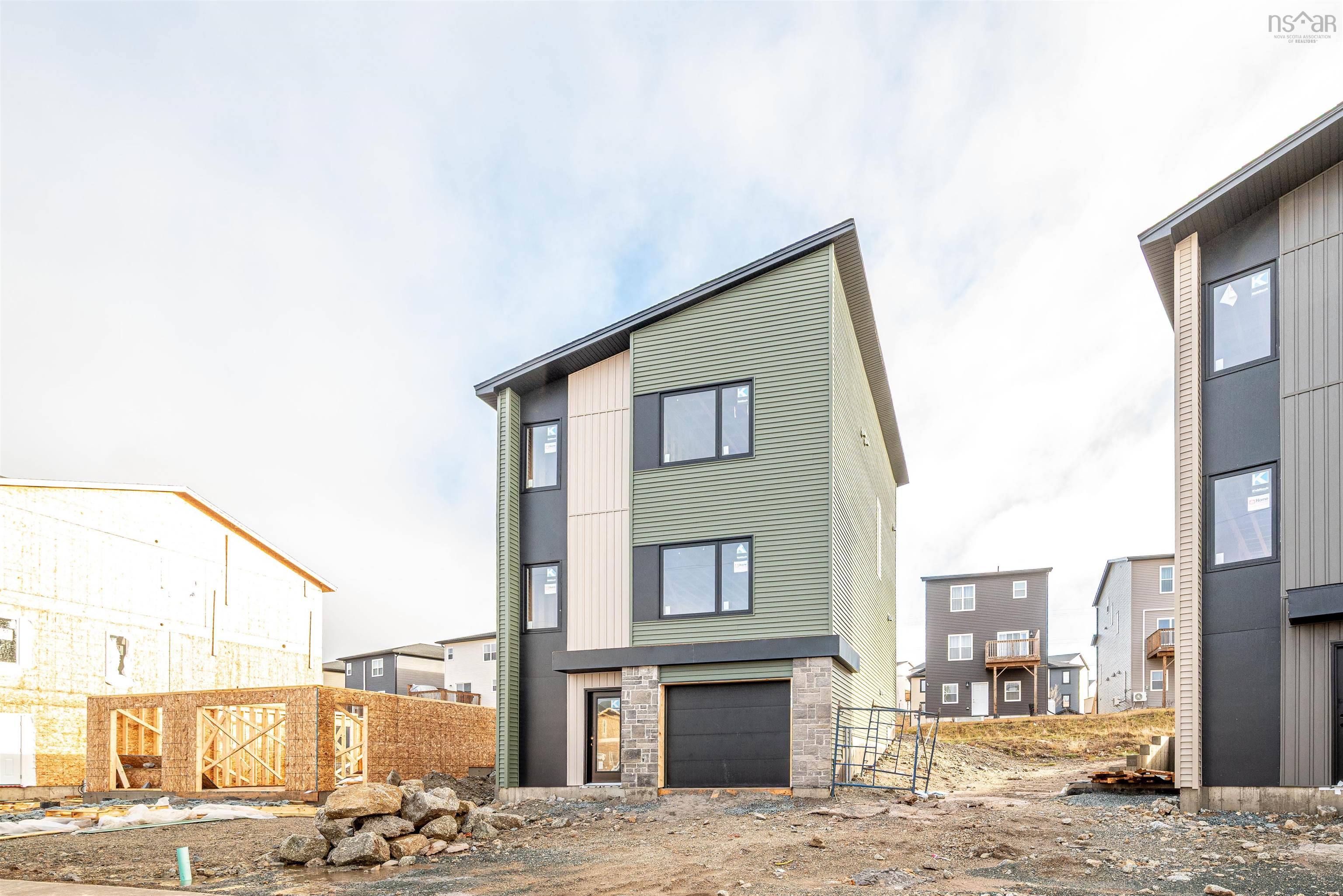 $714,900.00: 124 Flatrock Crescent, Beechville