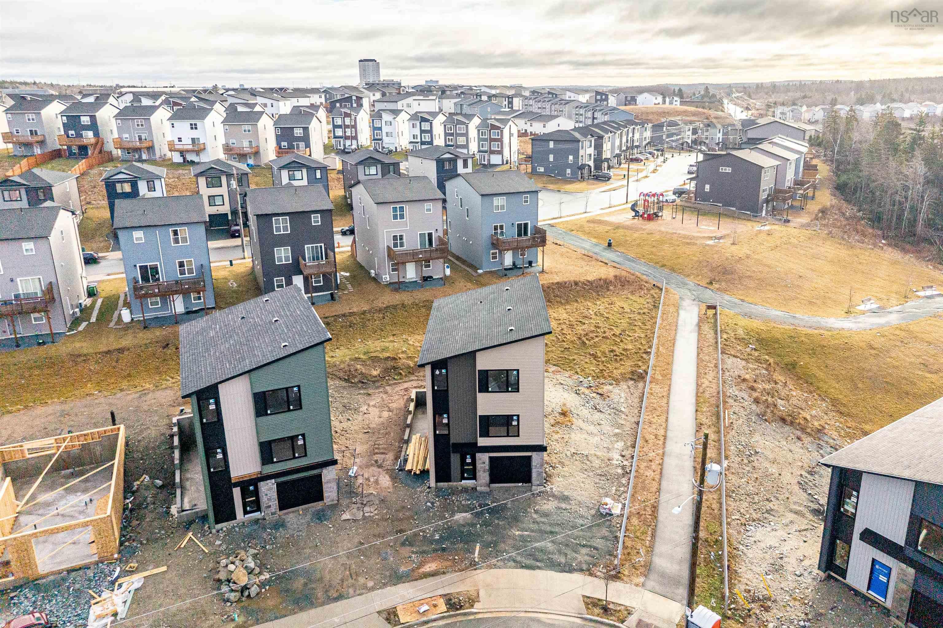 $714,900.00: 124 Flatrock Crescent, Beechville