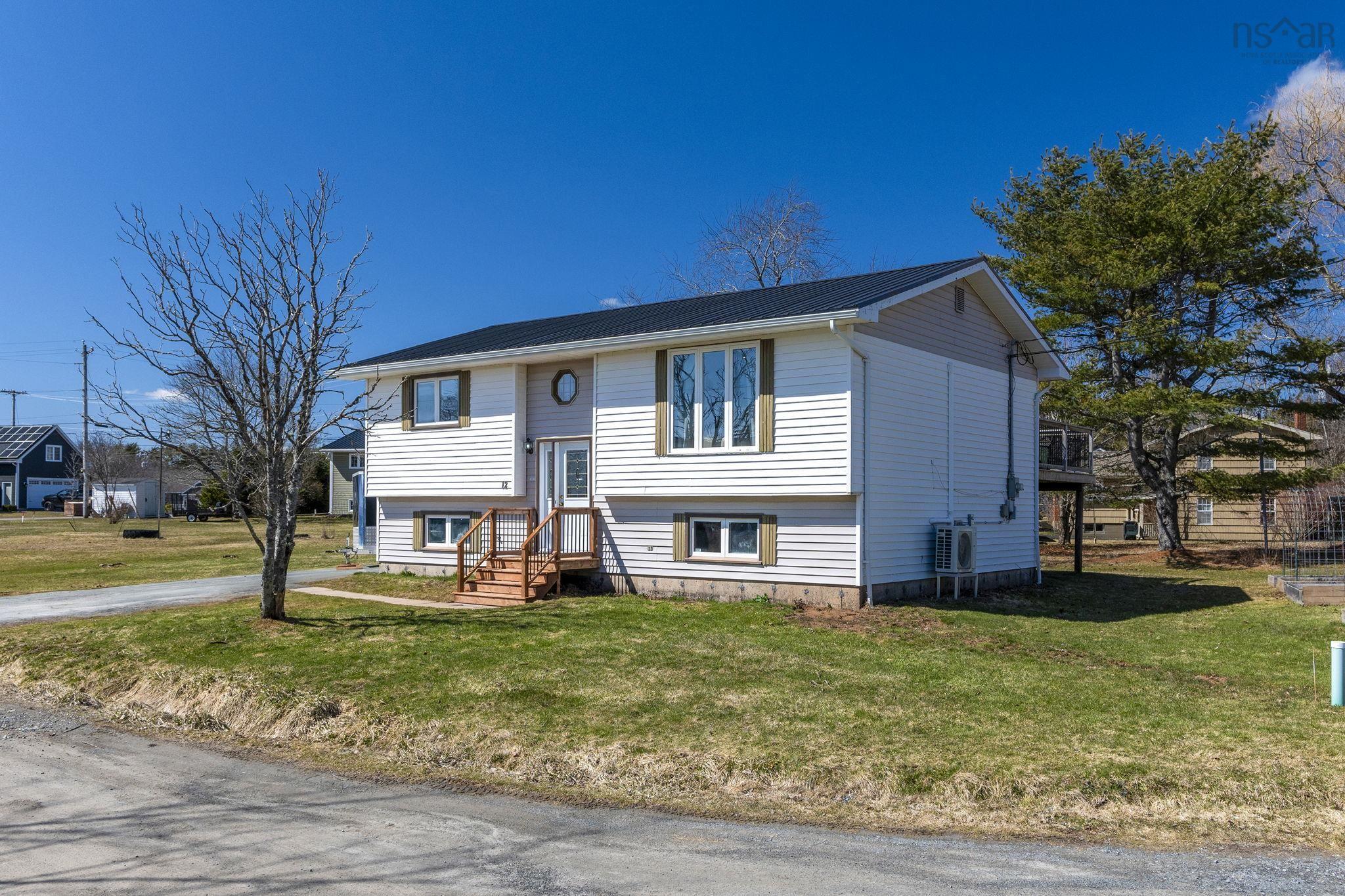 $509,900.00: 12 School Road, Elmsdale