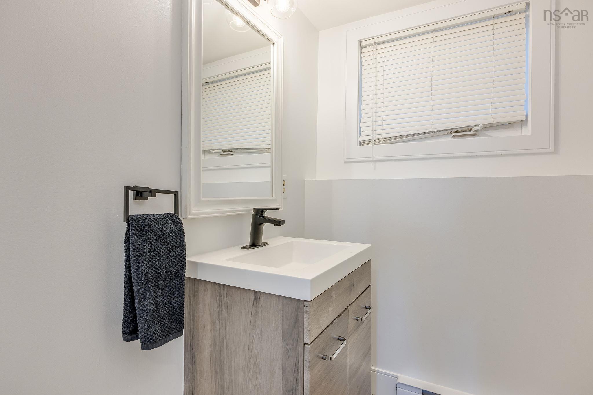 $509,900.00: 12 School Road, Elmsdale