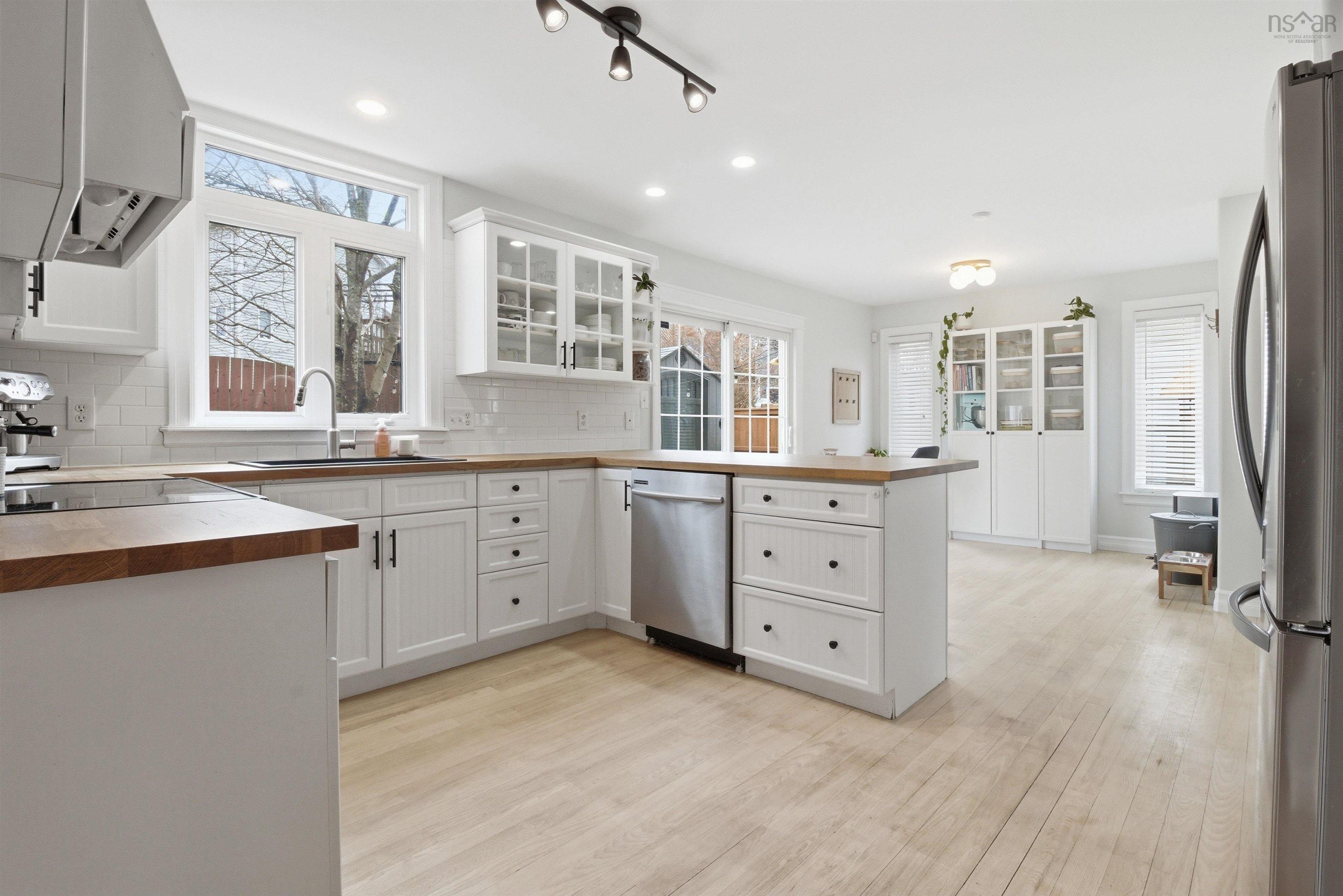 4 Stone Gate Court, Dartmouth, NS (MLS 202606737)