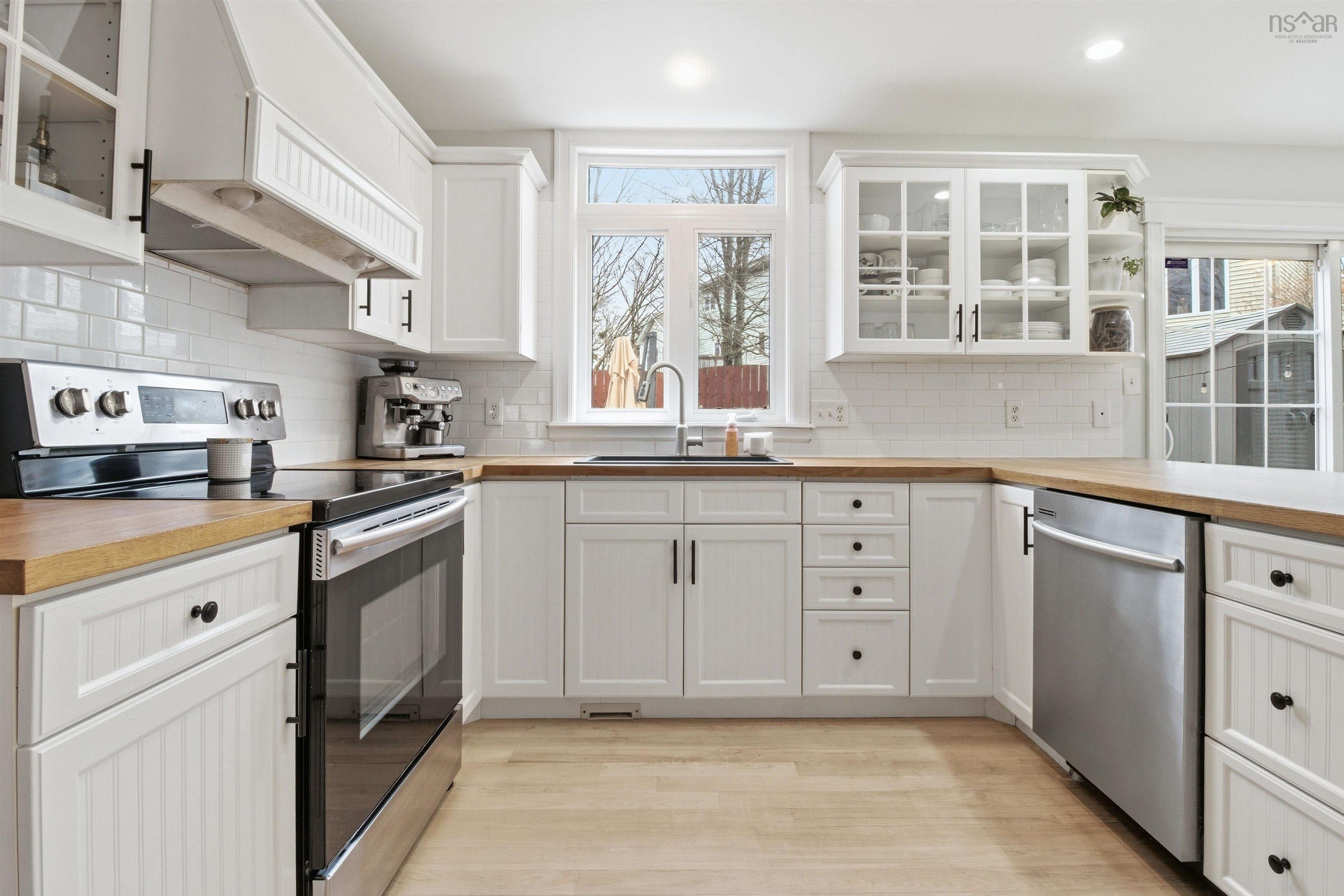 4 Stone Gate Court, Dartmouth, NS (MLS 202606737)