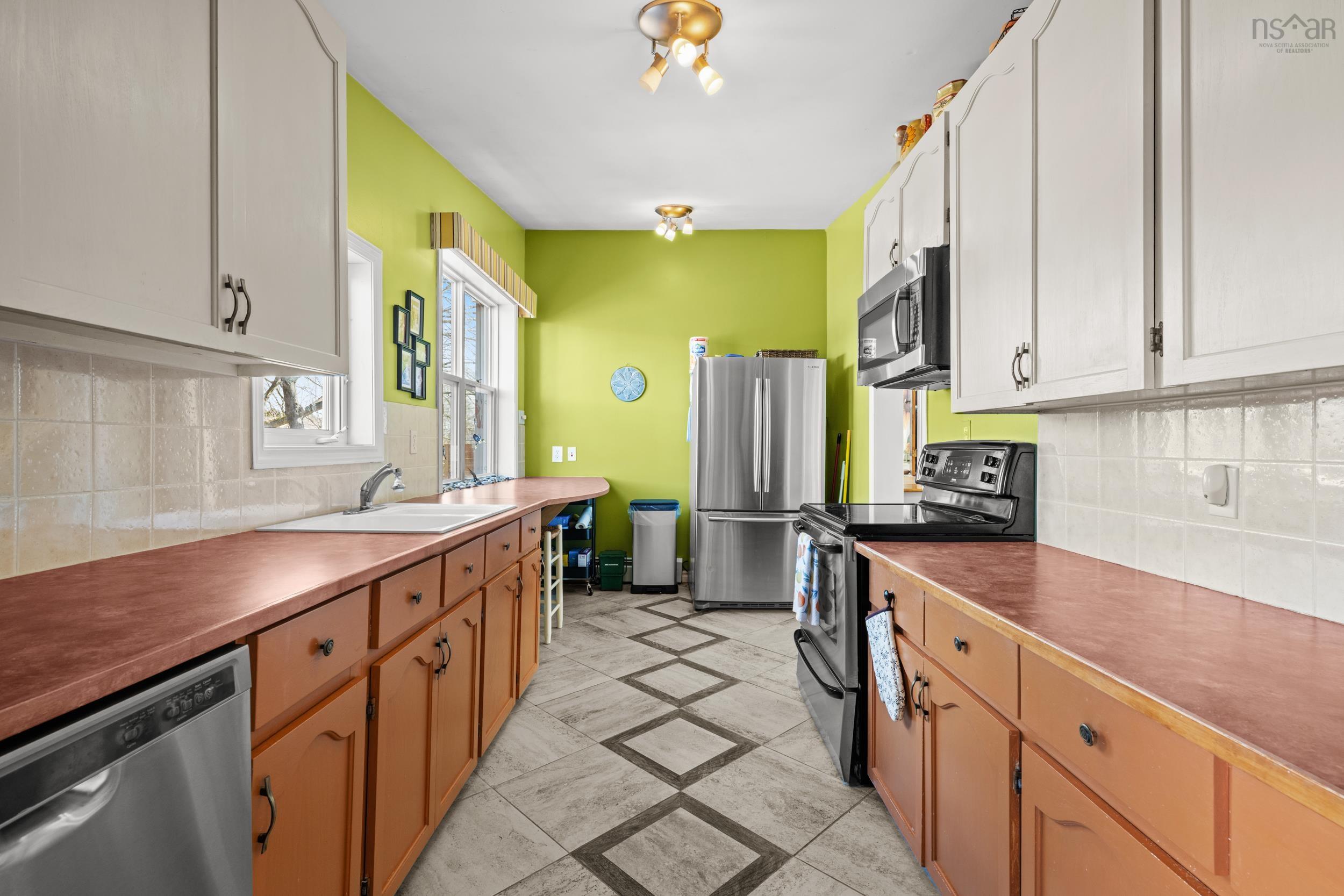 $695,000.00: 25 Wildwood Boulevard, Dartmouth