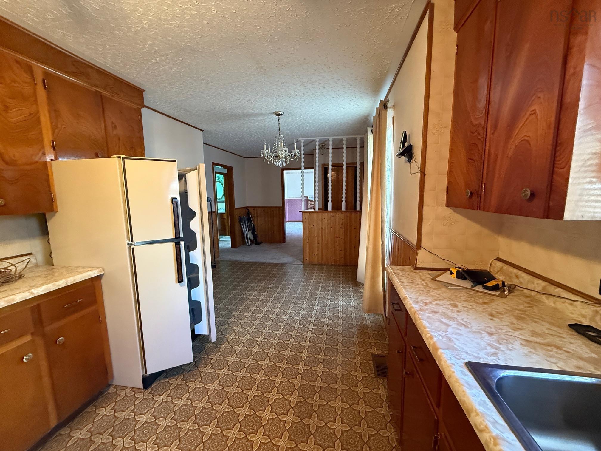 $349,900.00: 7 Pinehurst Avenue, Bridgewater