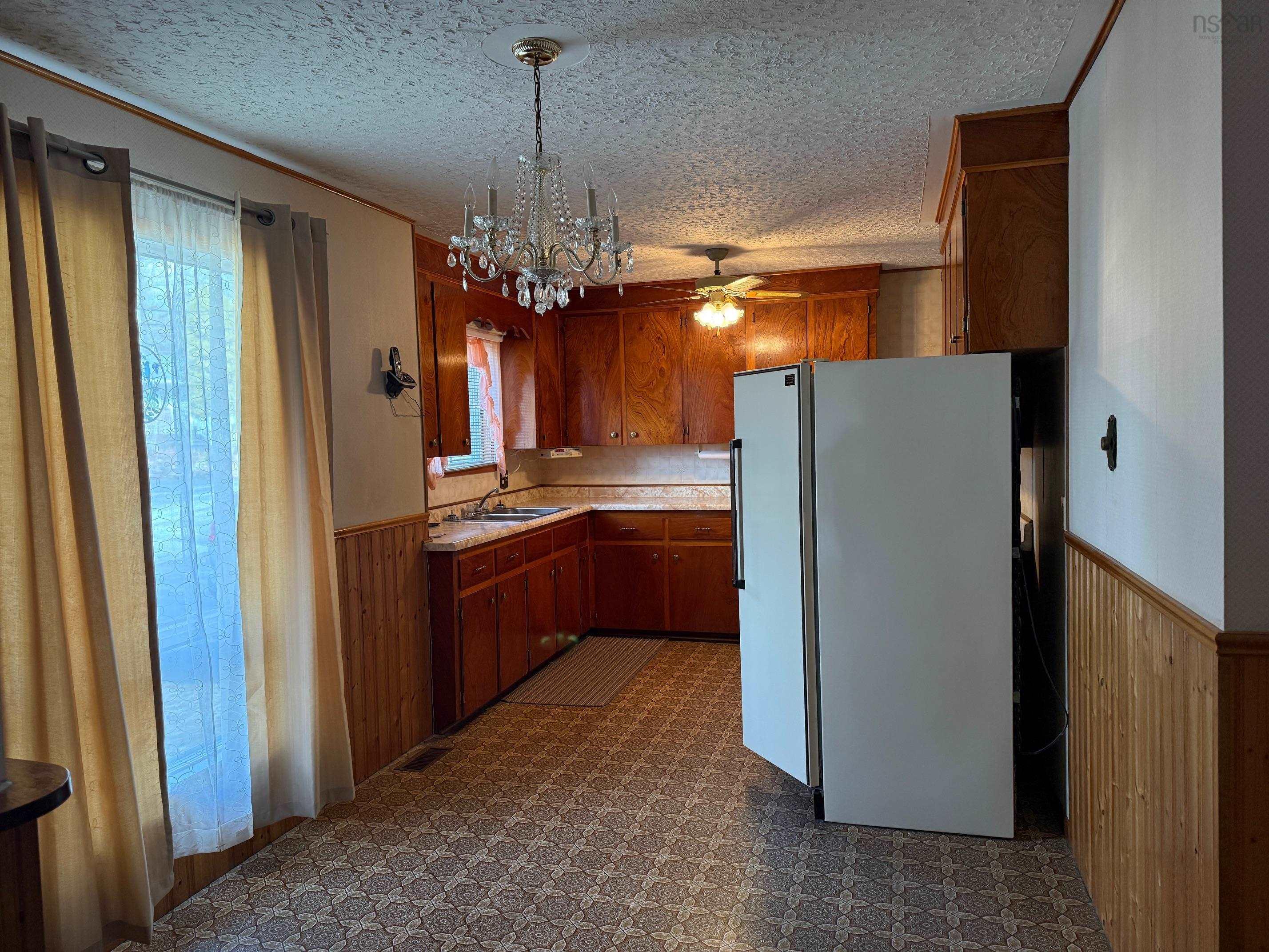 $349,900.00: 7 Pinehurst Avenue, Bridgewater