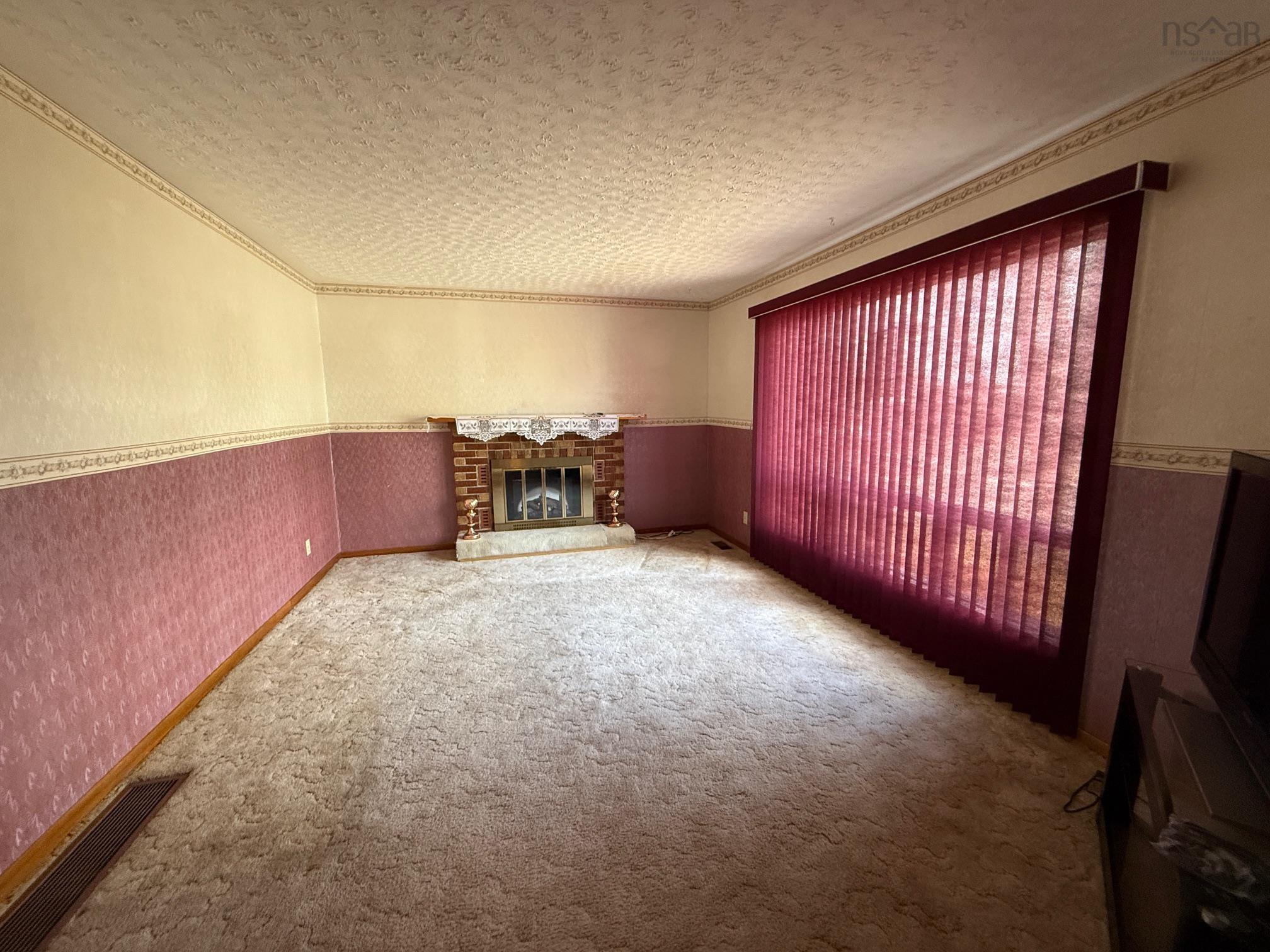 $349,900.00: 7 Pinehurst Avenue, Bridgewater