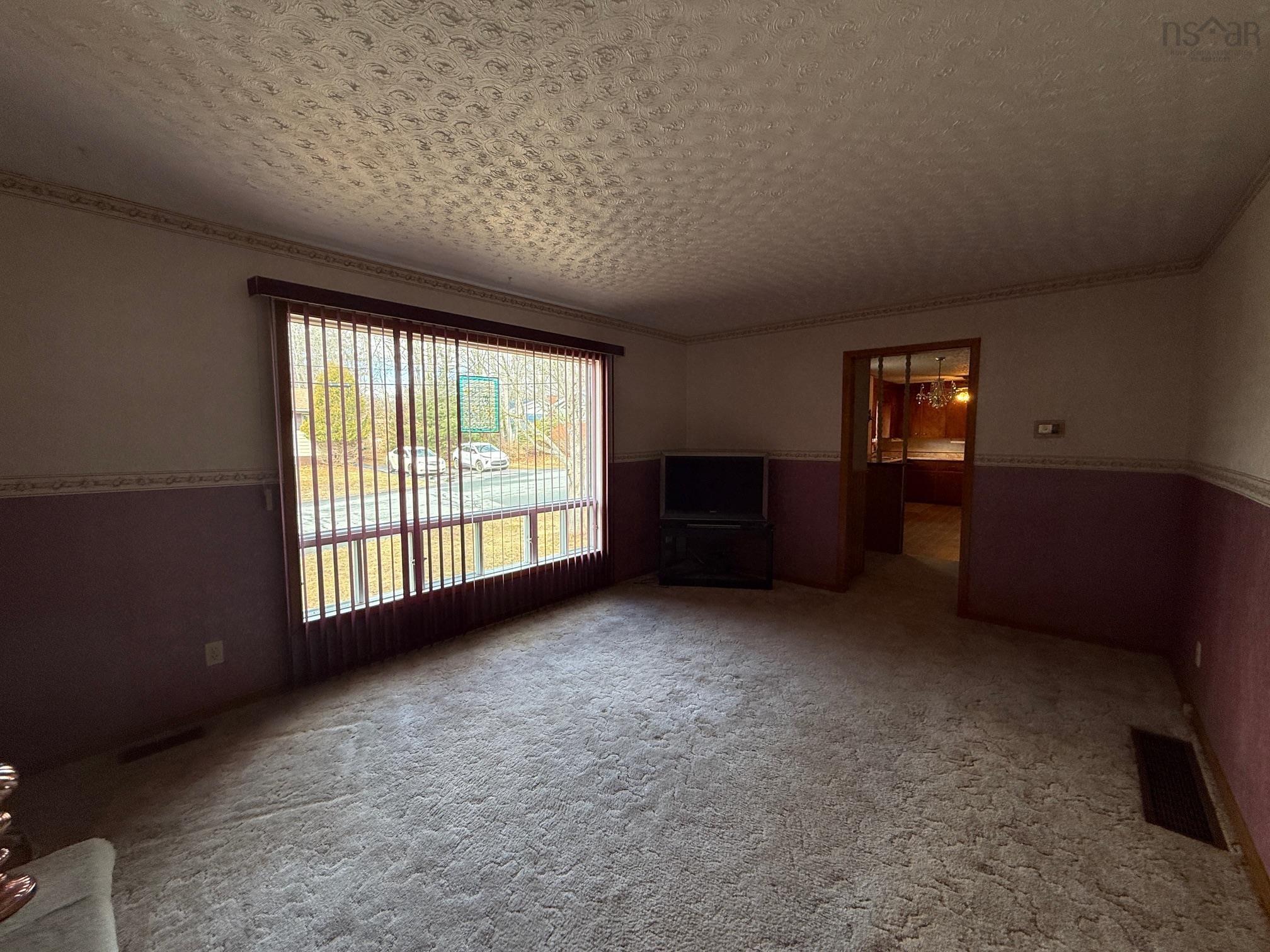 $349,900.00: 7 Pinehurst Avenue, Bridgewater