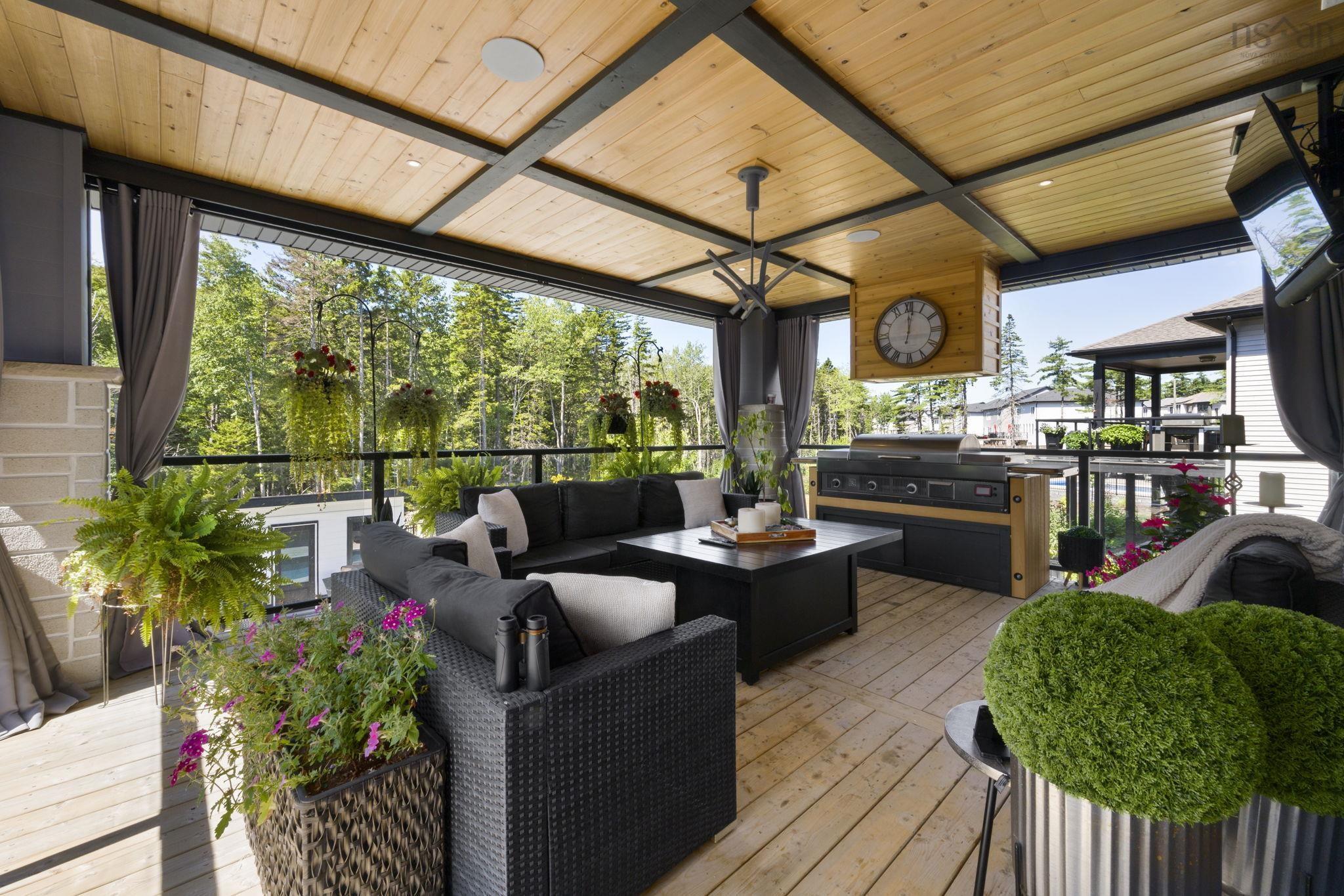 $1,975,000.00: 27 Cairnstone Lane, Bedford