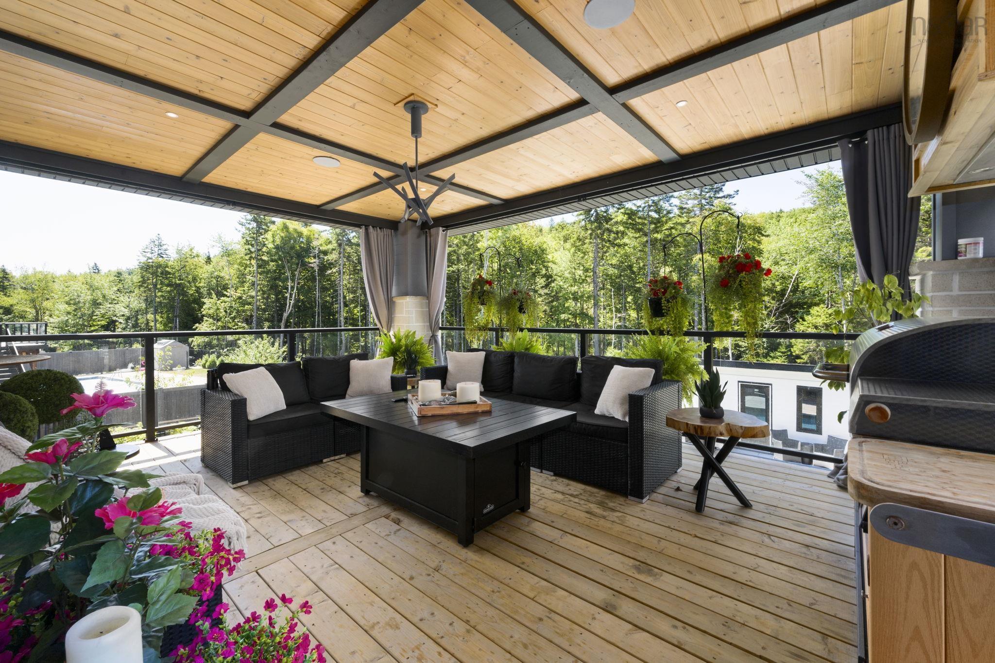 $1,975,000.00: 27 Cairnstone Lane, Bedford