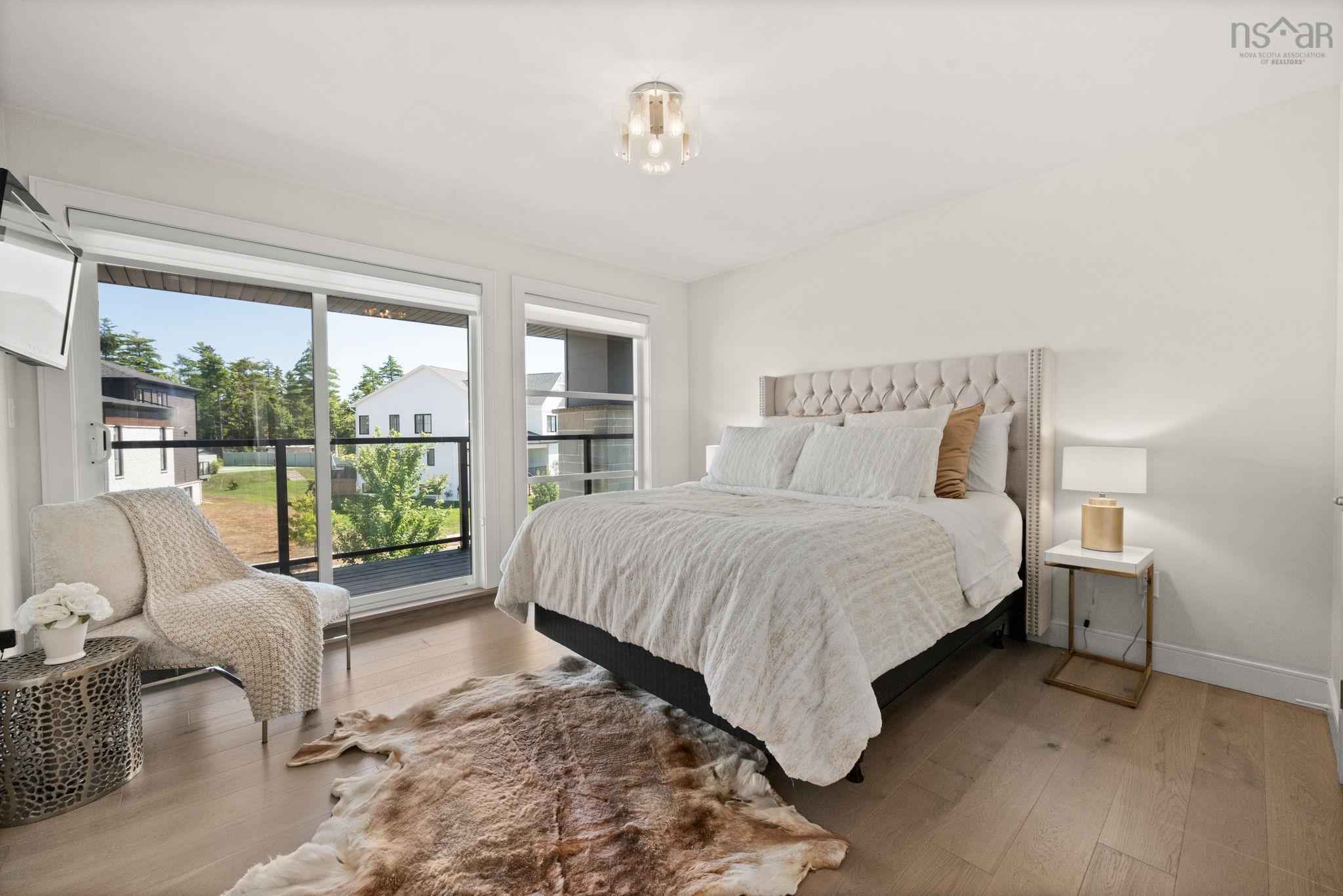 $1,975,000.00: 27 Cairnstone Lane, Bedford