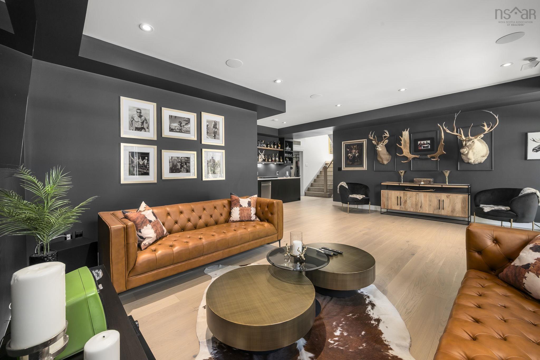 $1,975,000.00: 27 Cairnstone Lane, Bedford