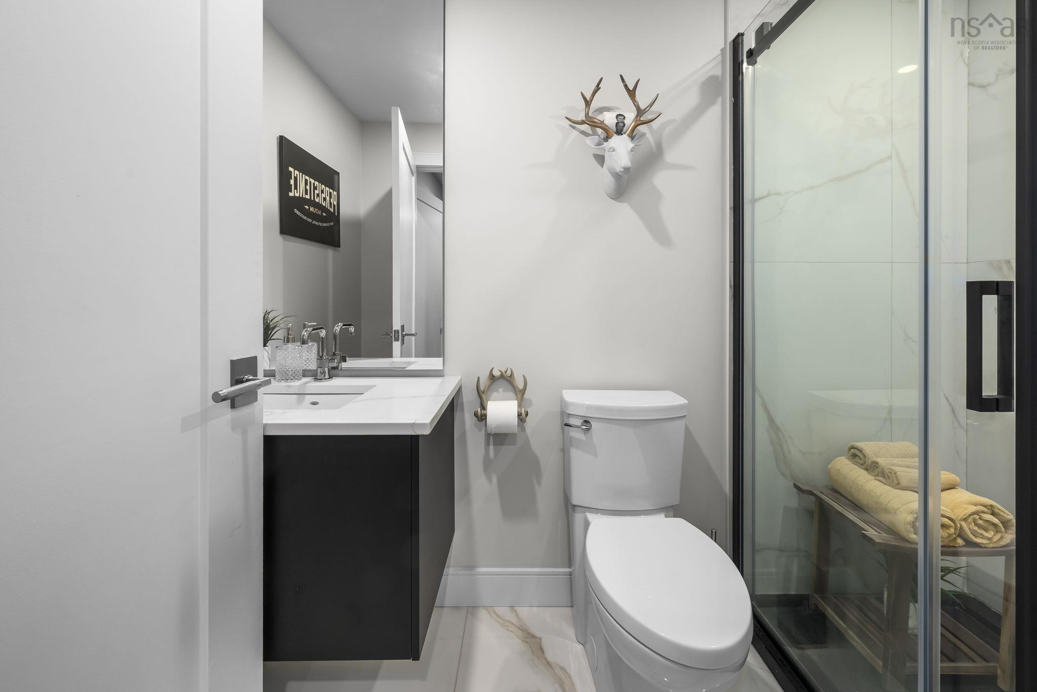 $1,975,000.00: 27 Cairnstone Lane, Bedford