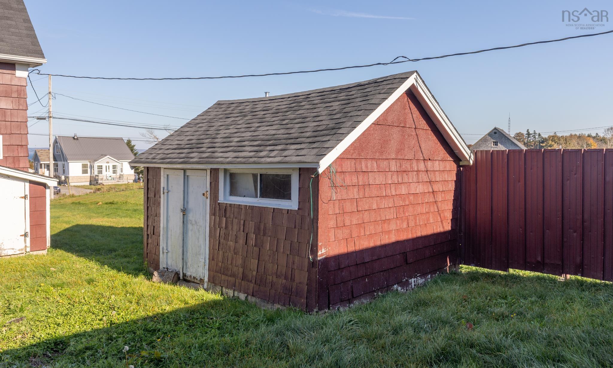 $219,000.00: 2484 Highway 1, Grosses Coques