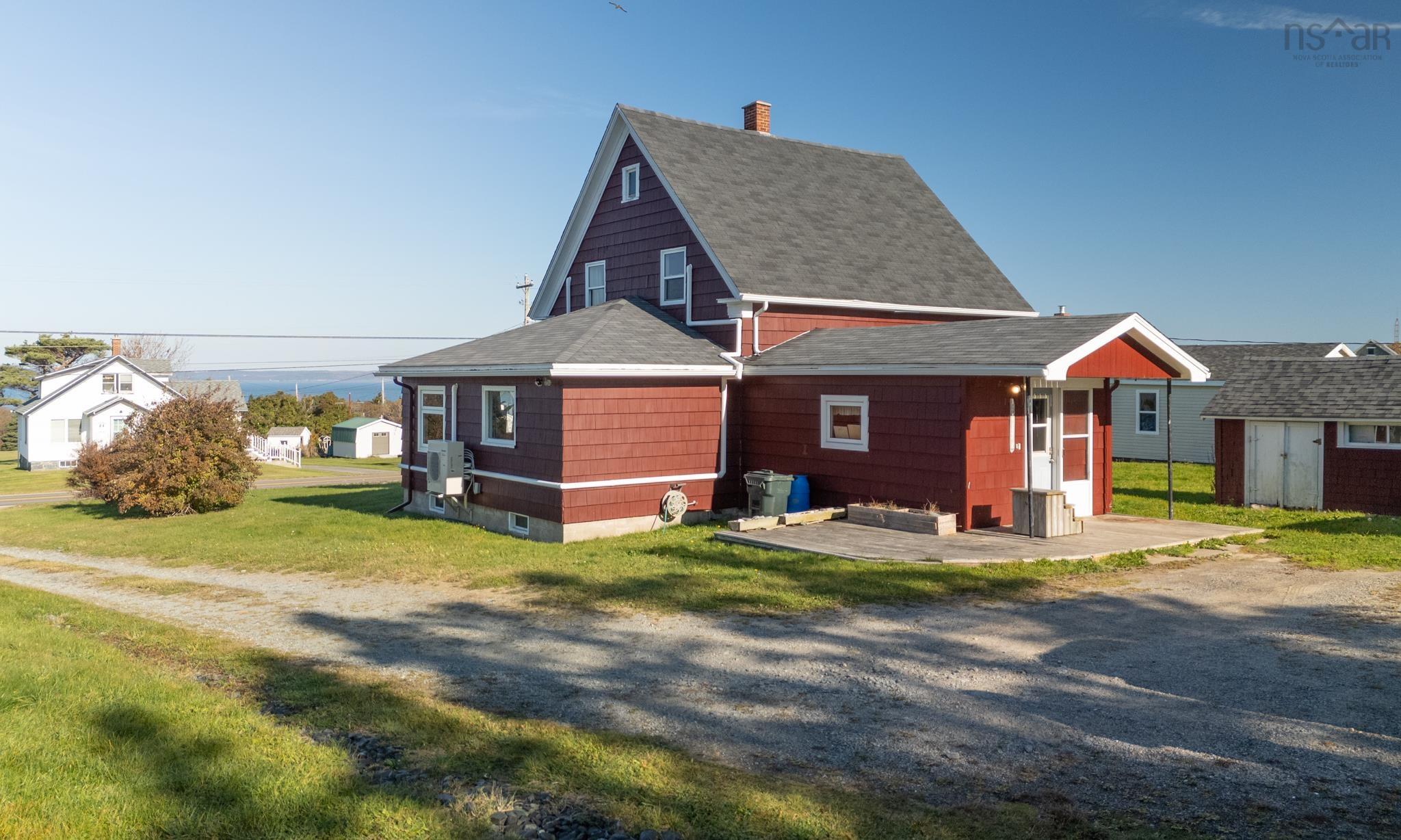 $219,000.00: 2484 Highway 1, Grosses Coques