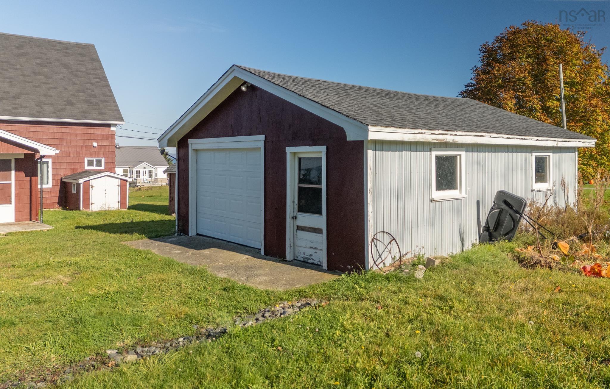 $219,000.00: 2484 Highway 1, Grosses Coques