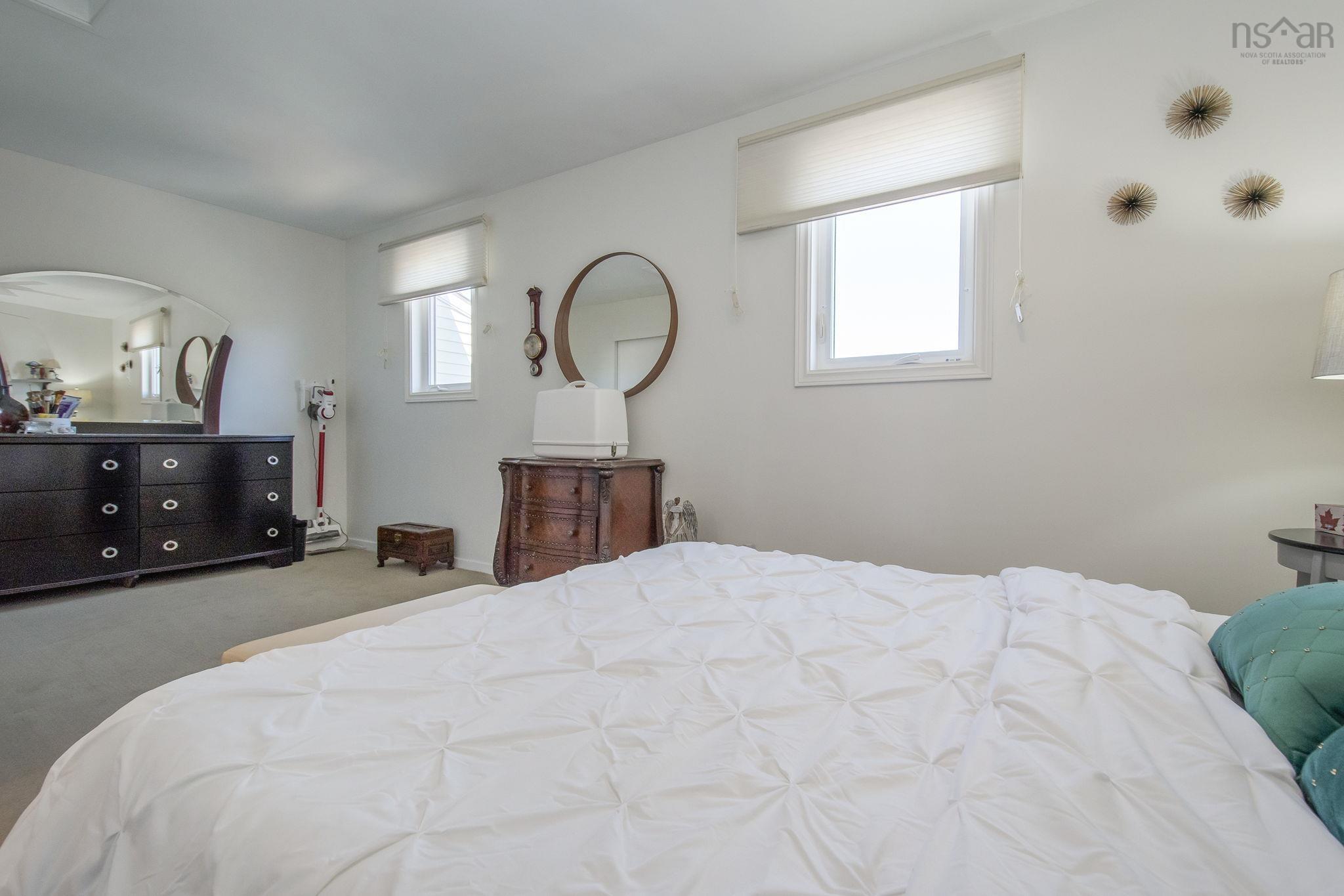 $234,900.00: 552 South Broadway Avenue, Cornwallis Park