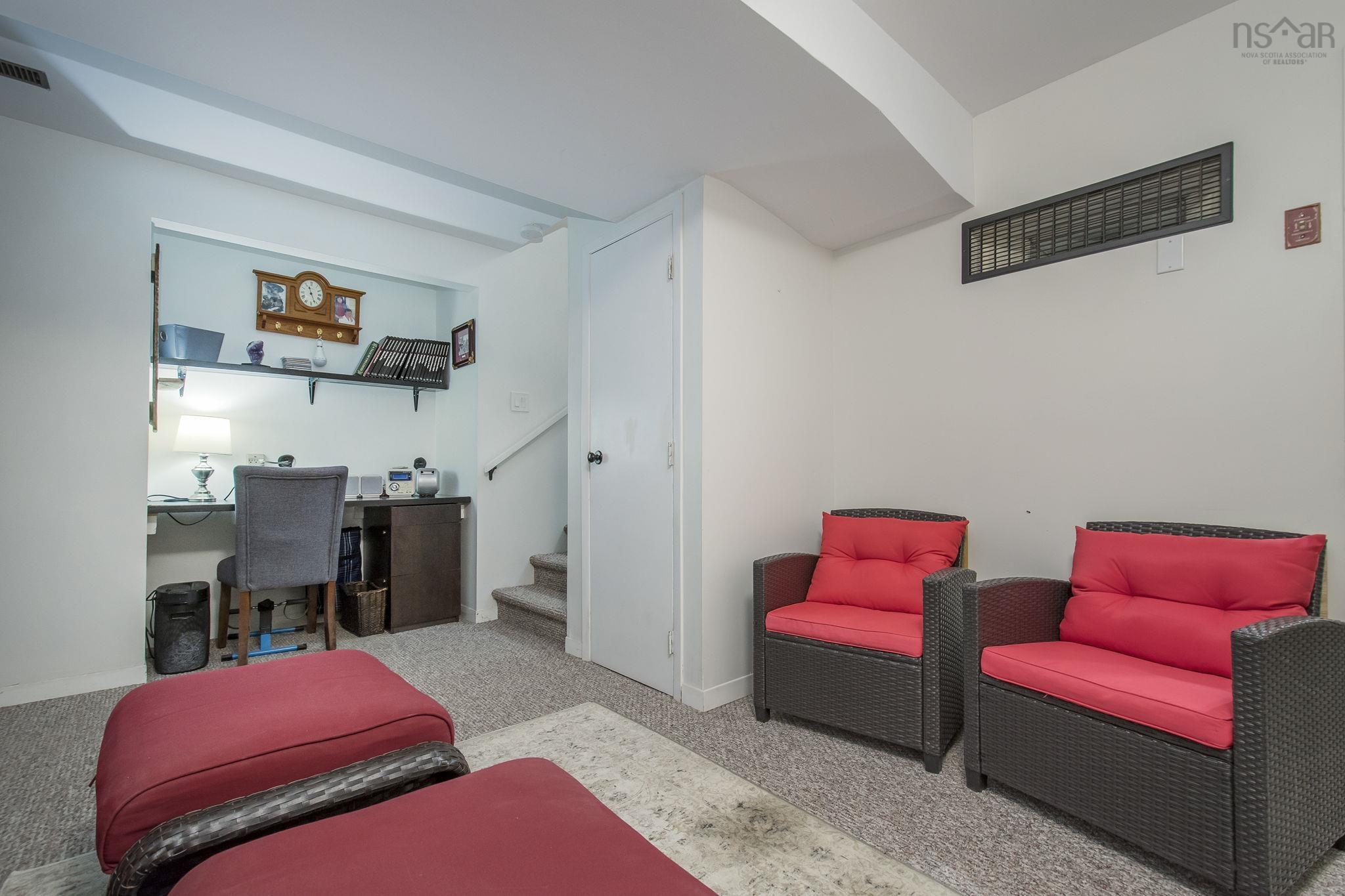 $234,900.00: 552 South Broadway Avenue, Cornwallis Park
