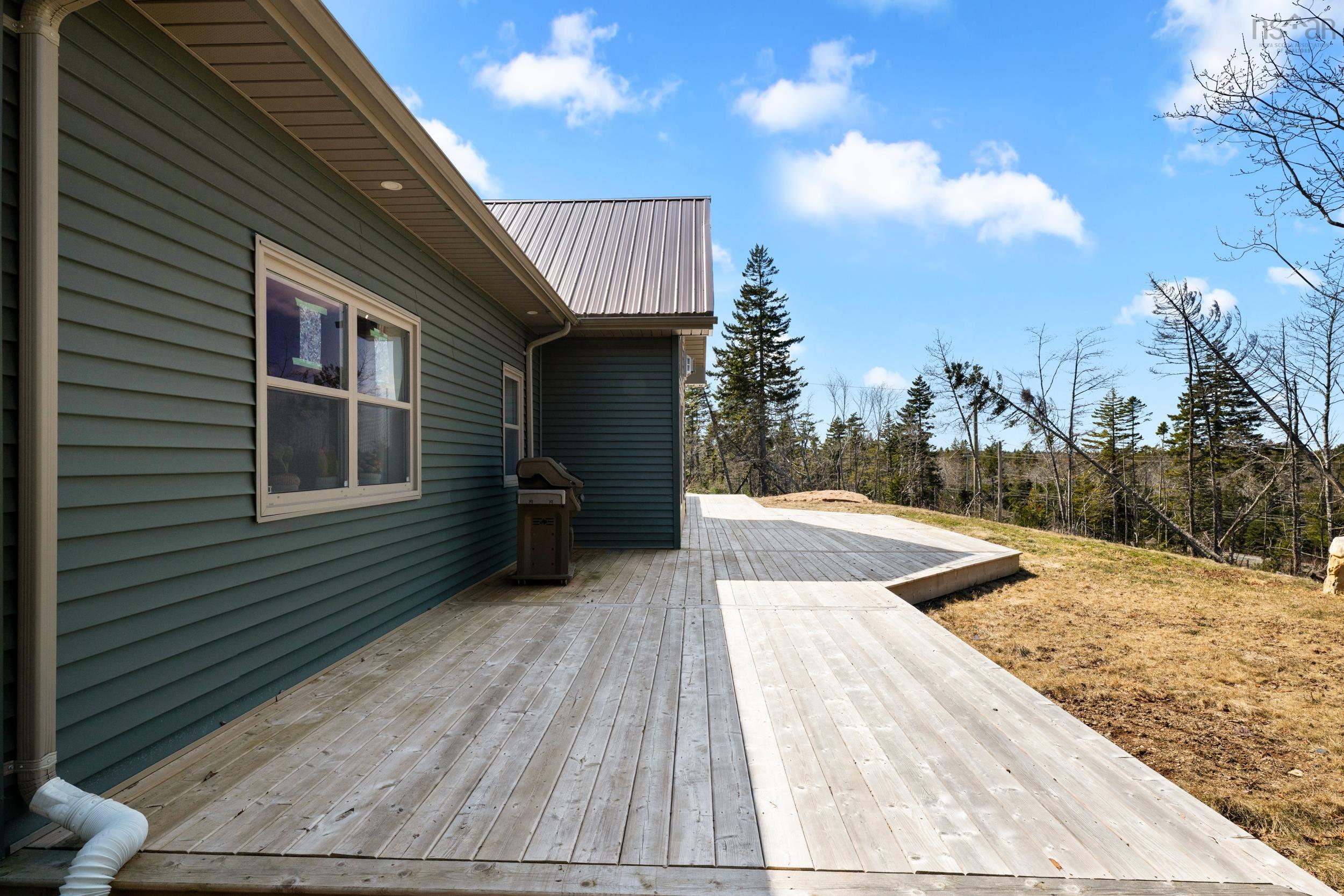 $699,900.00: 12844 Highway 7 Ship Harbour Highway E, Ship Harbour