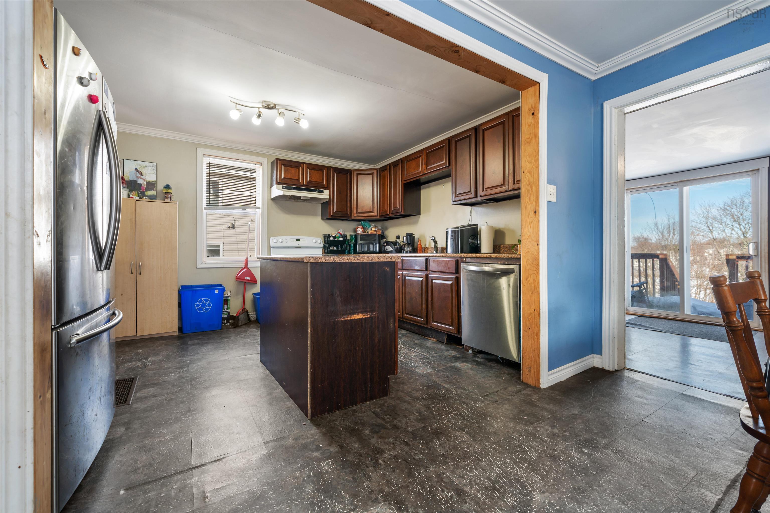 $164,900.00: 10 East Pleasant Street, Amherst