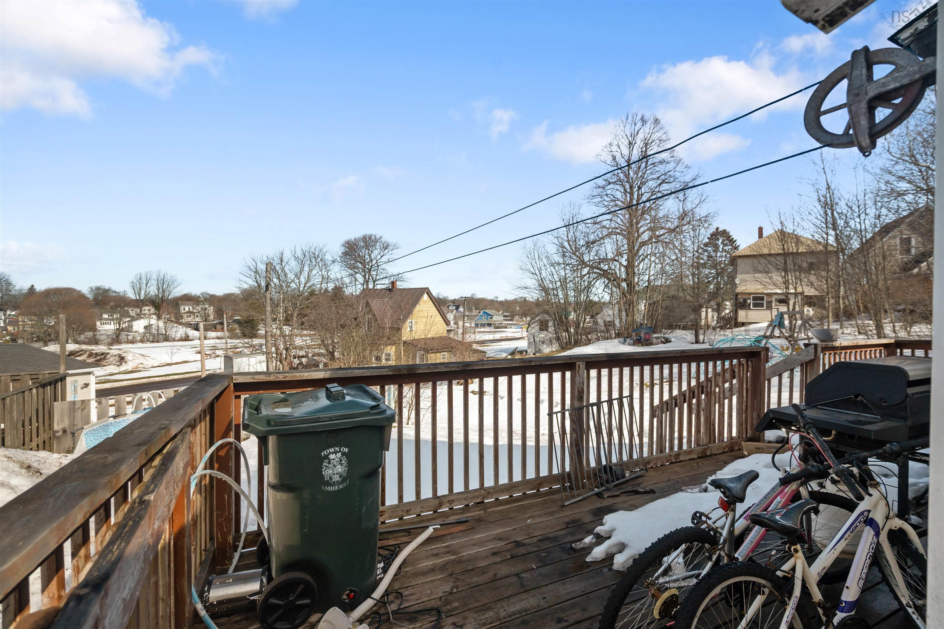 $164,900.00: 10 East Pleasant Street, Amherst