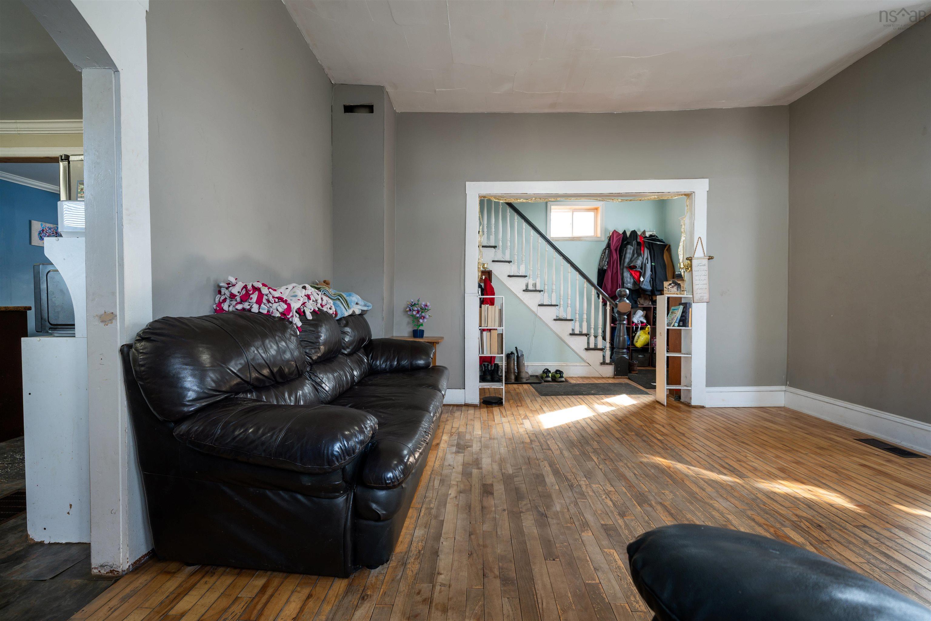 $164,900.00: 10 East Pleasant Street, Amherst
