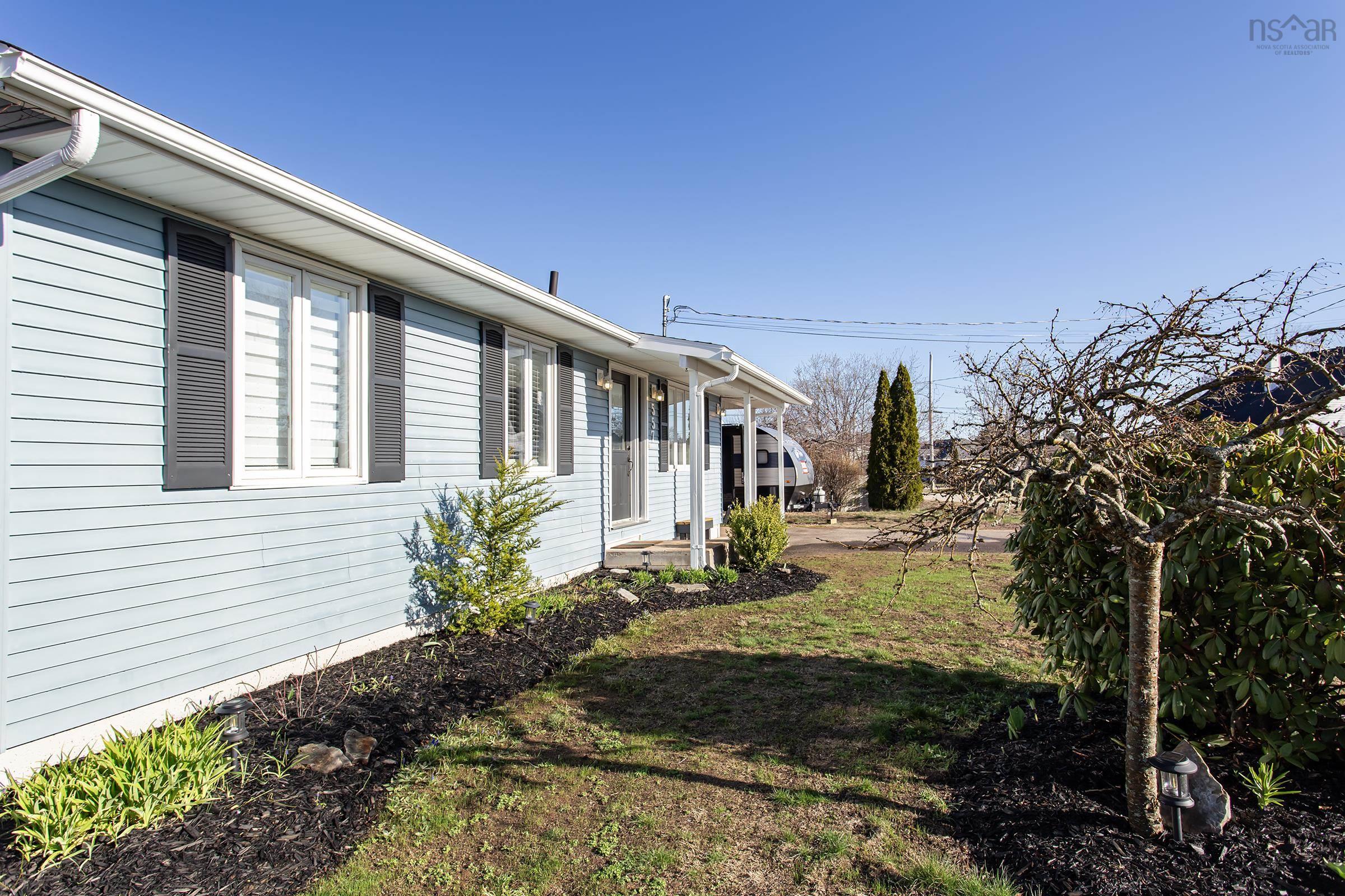 $449,500.00: 557 McClair Avenue, Greenwood