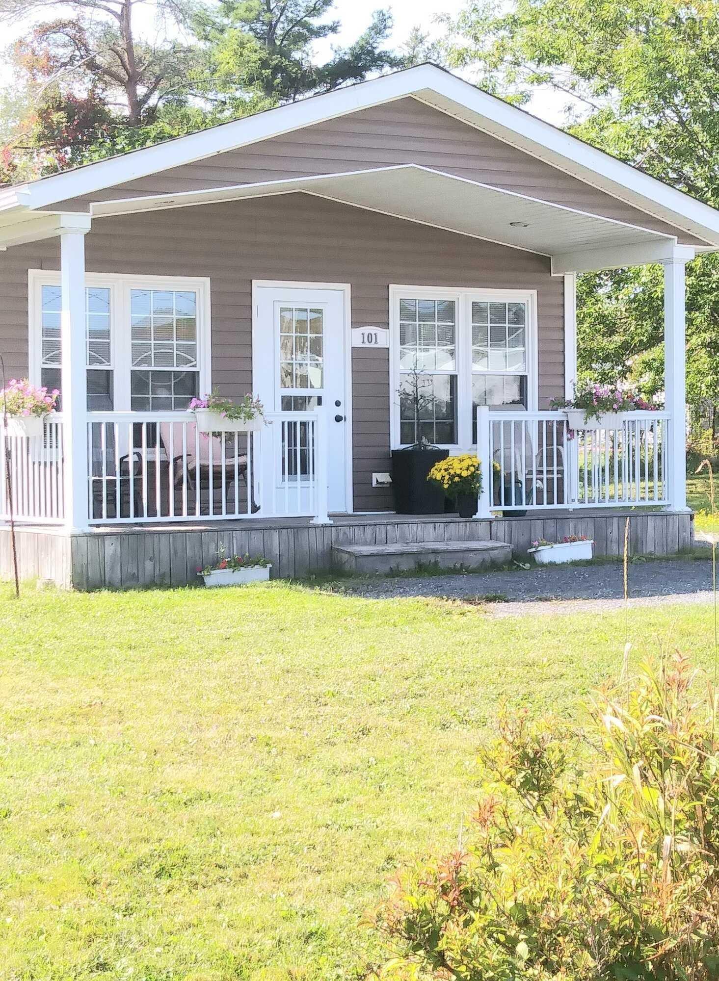 $259,000.00: 101 Acadia Avenue, Stellarton
