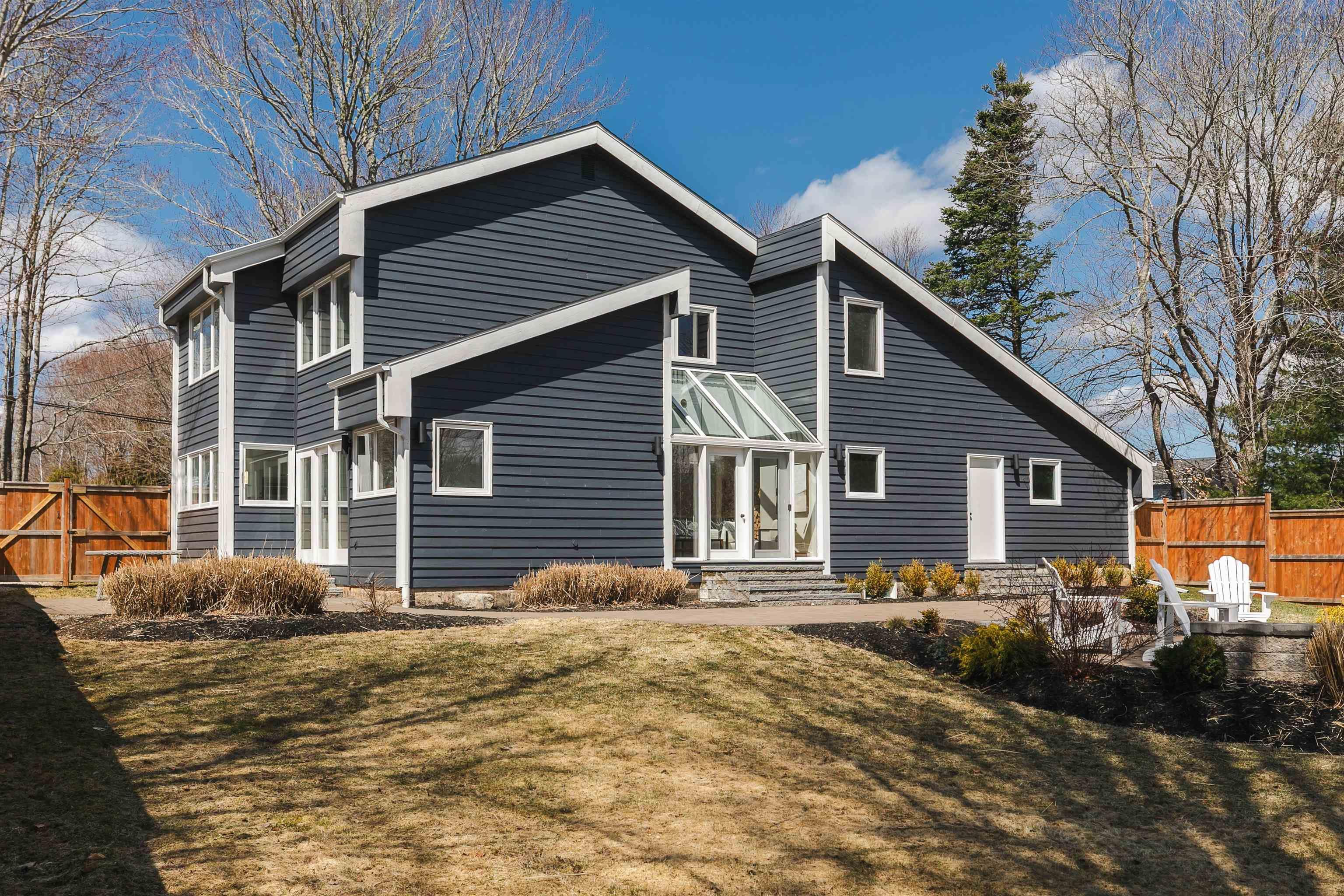 $619,900.00: 140 Pinecrest Boulevard, Bridgewater