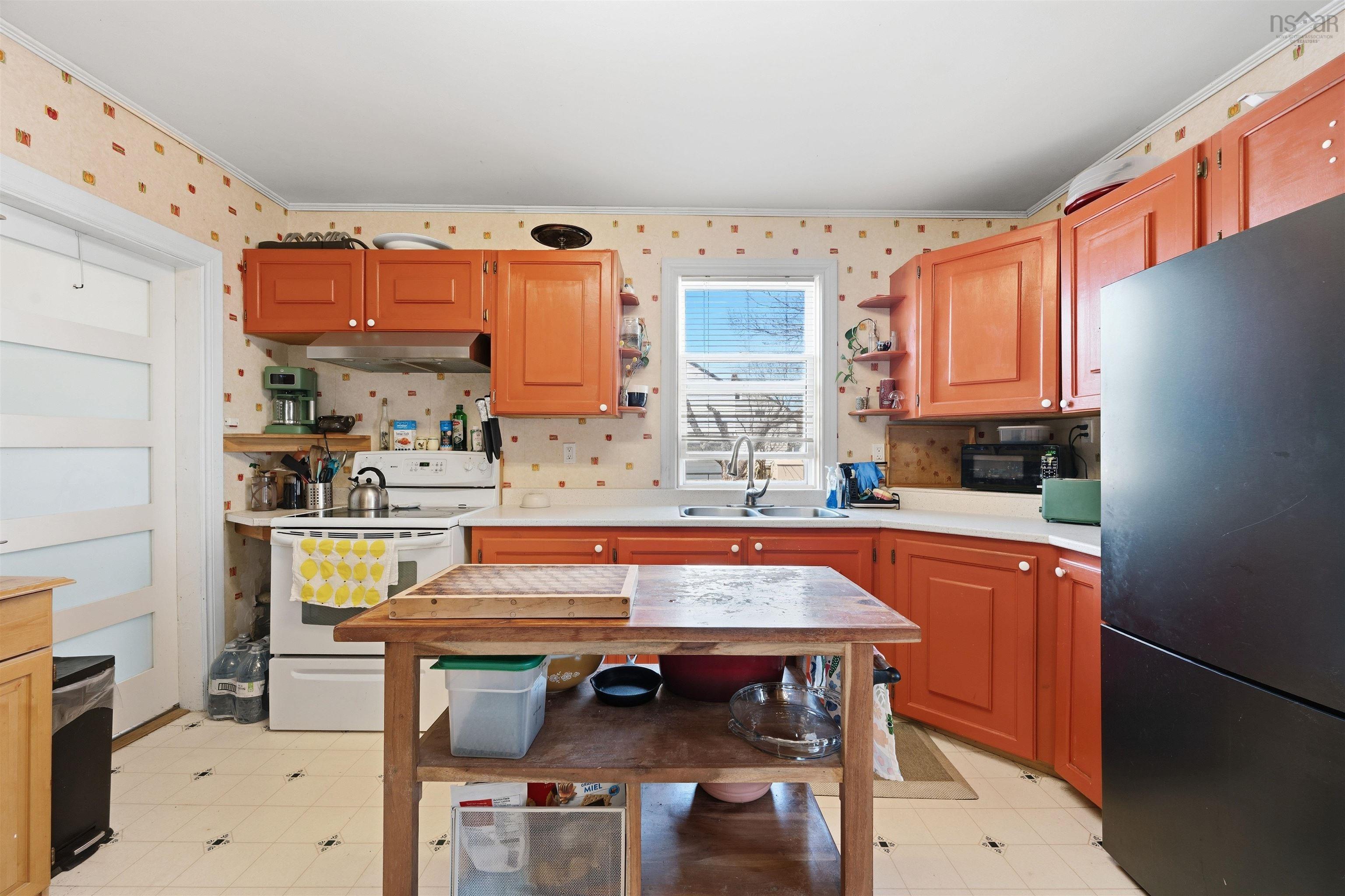 $499,900.00: 154 VICTORIA Road, Dartmouth