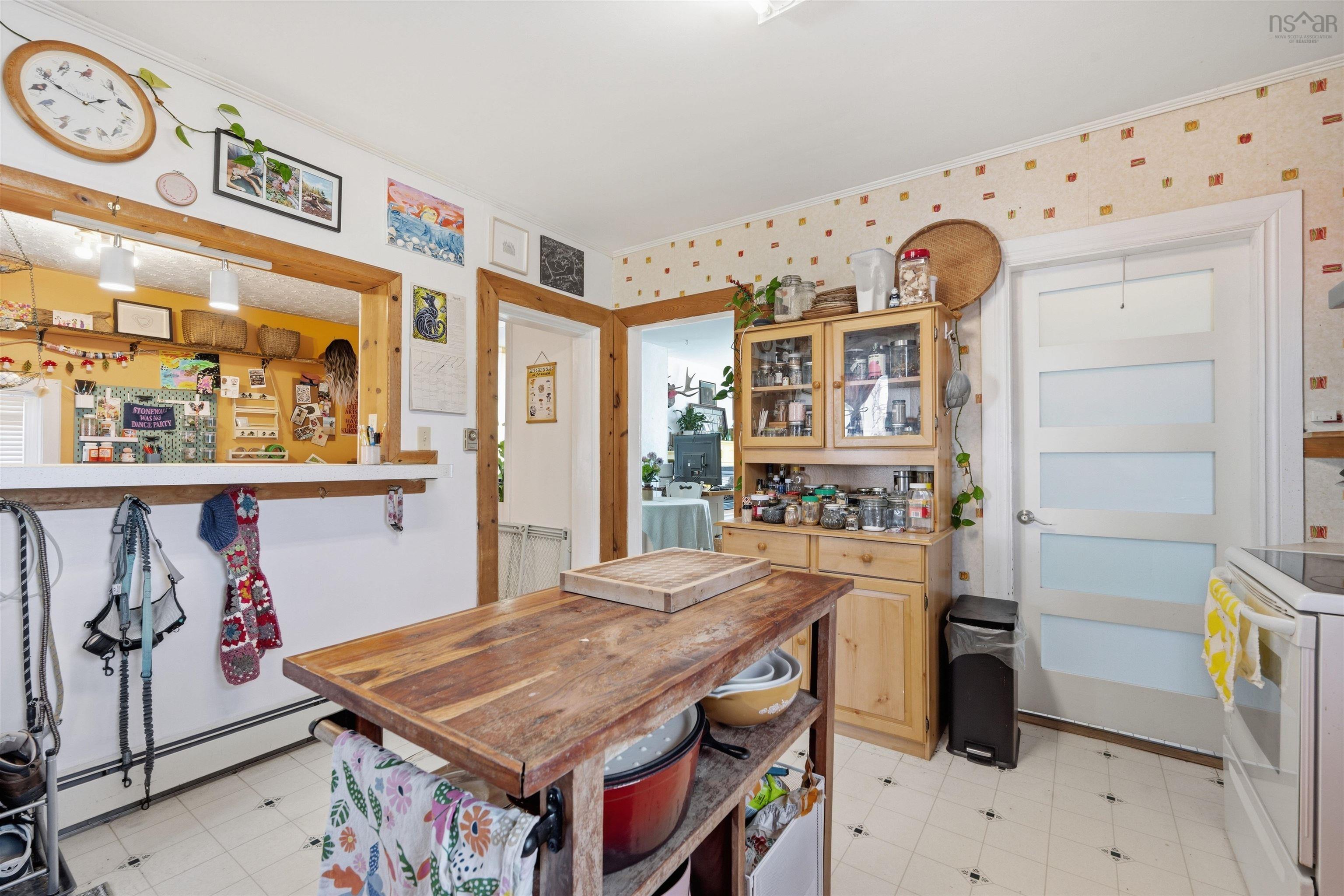 $499,900.00: 154 VICTORIA Road, Dartmouth