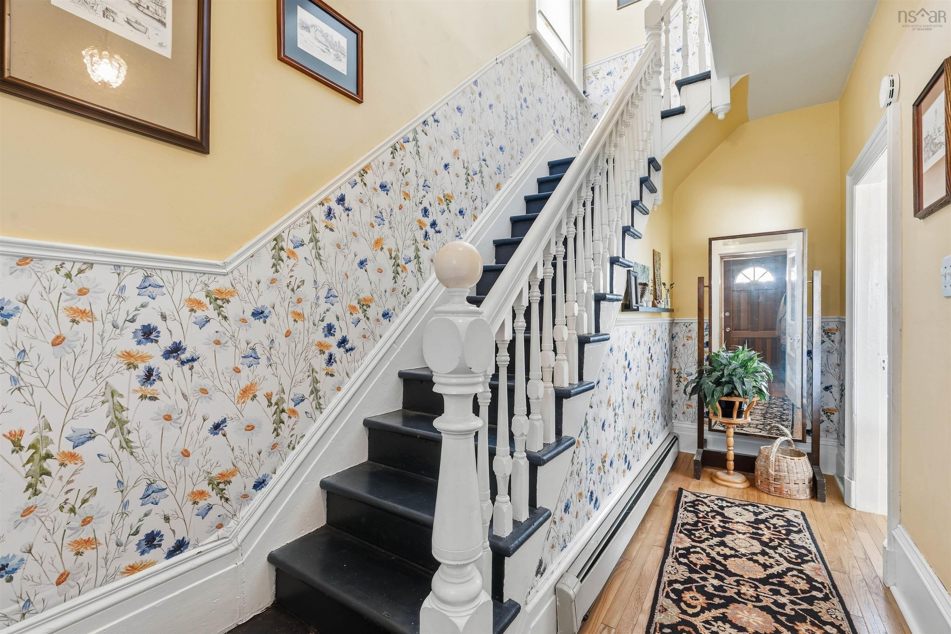$499,900.00: 154 VICTORIA Road, Dartmouth