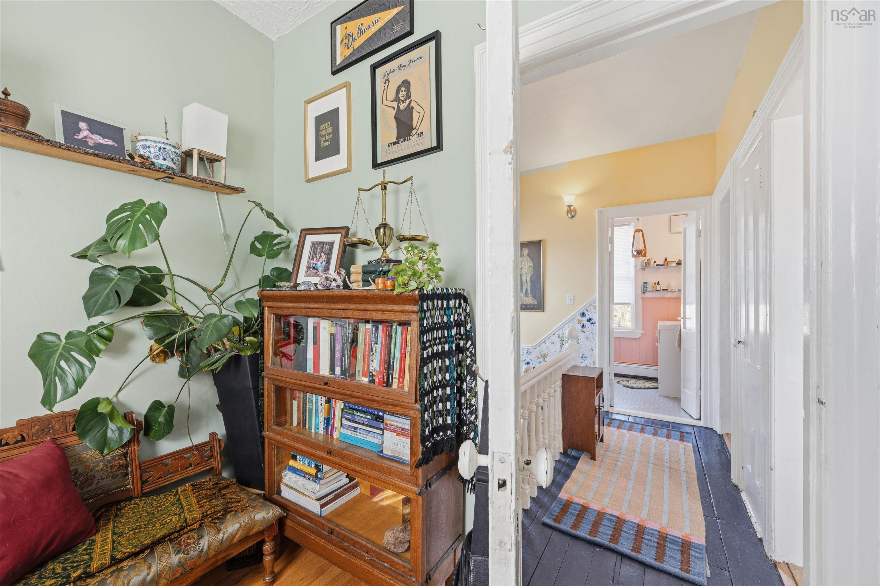 $499,900.00: 154 VICTORIA Road, Dartmouth