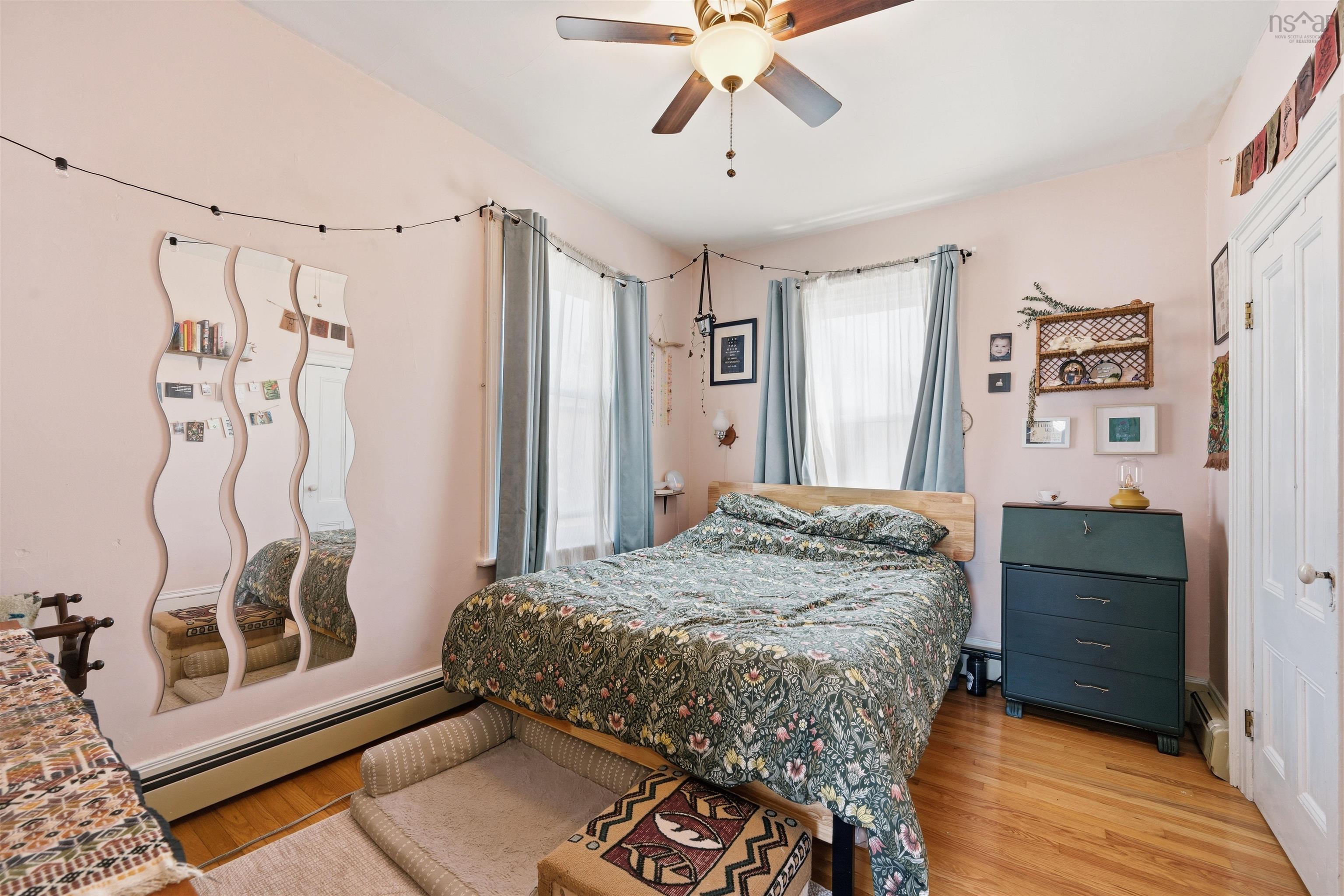$499,900.00: 154 VICTORIA Road, Dartmouth