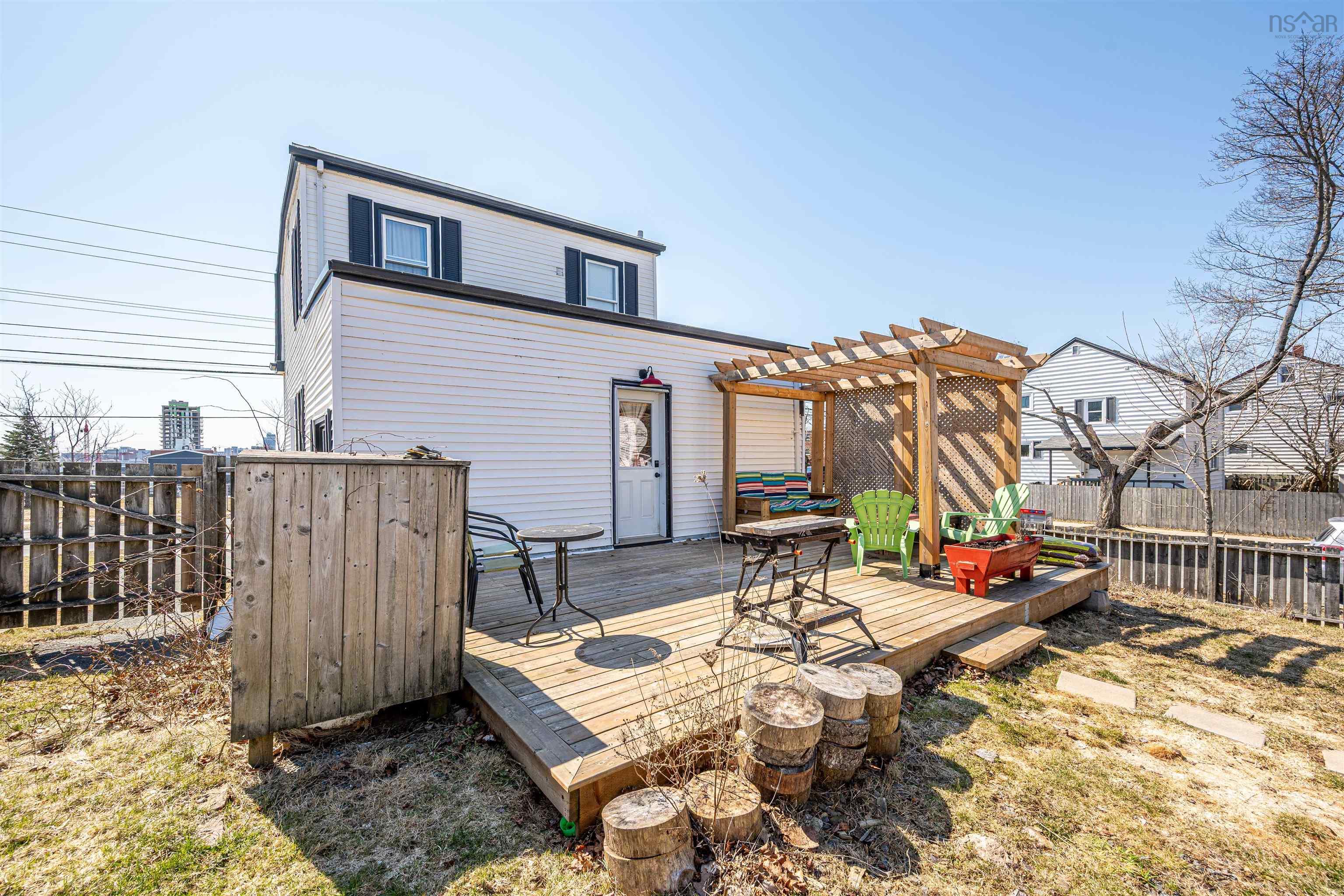 $499,900.00: 154 VICTORIA Road, Dartmouth