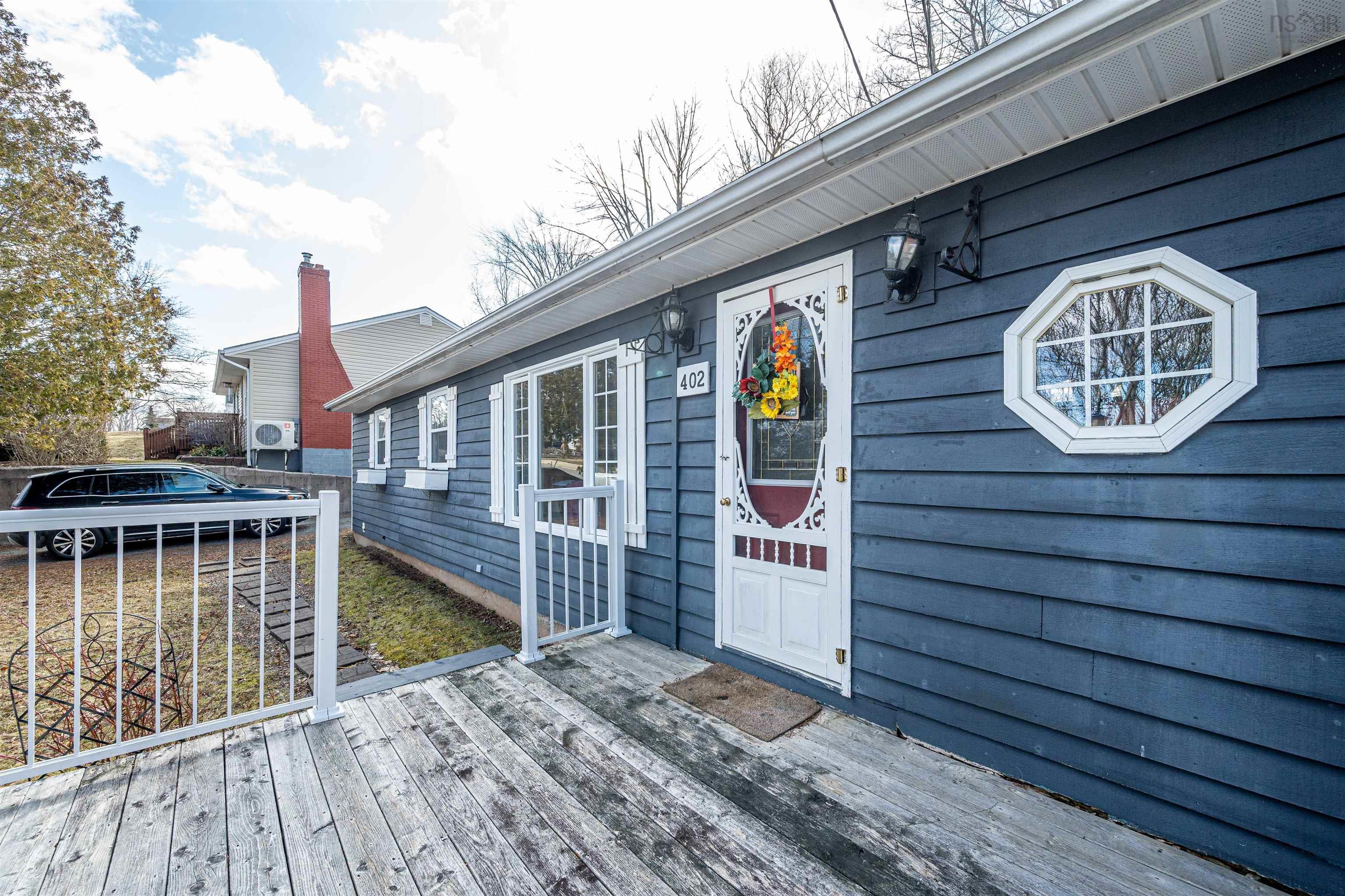 $369,900.00: 402 Highland Avenue, Windsor