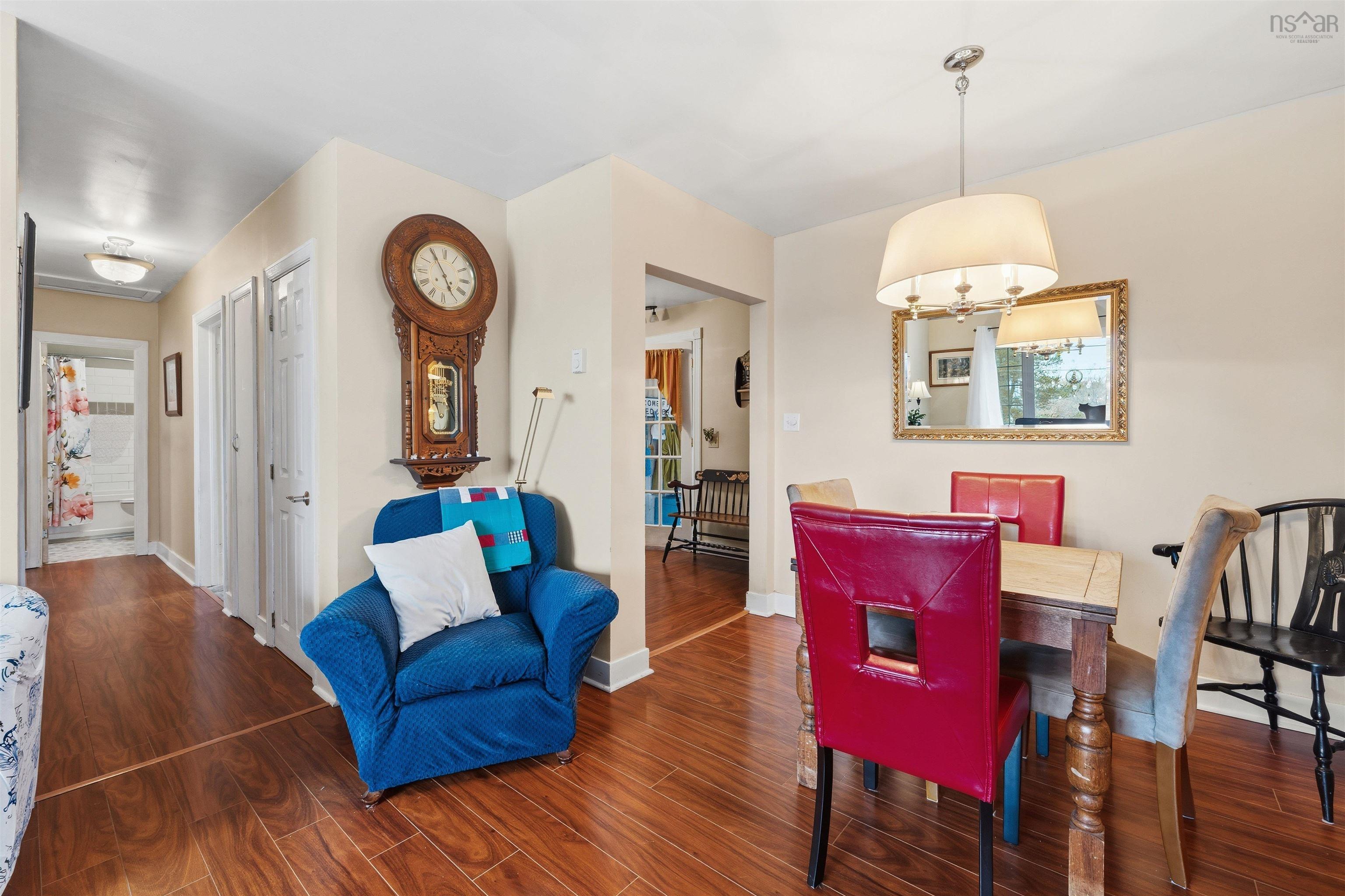 $369,900.00: 402 Highland Avenue, Windsor