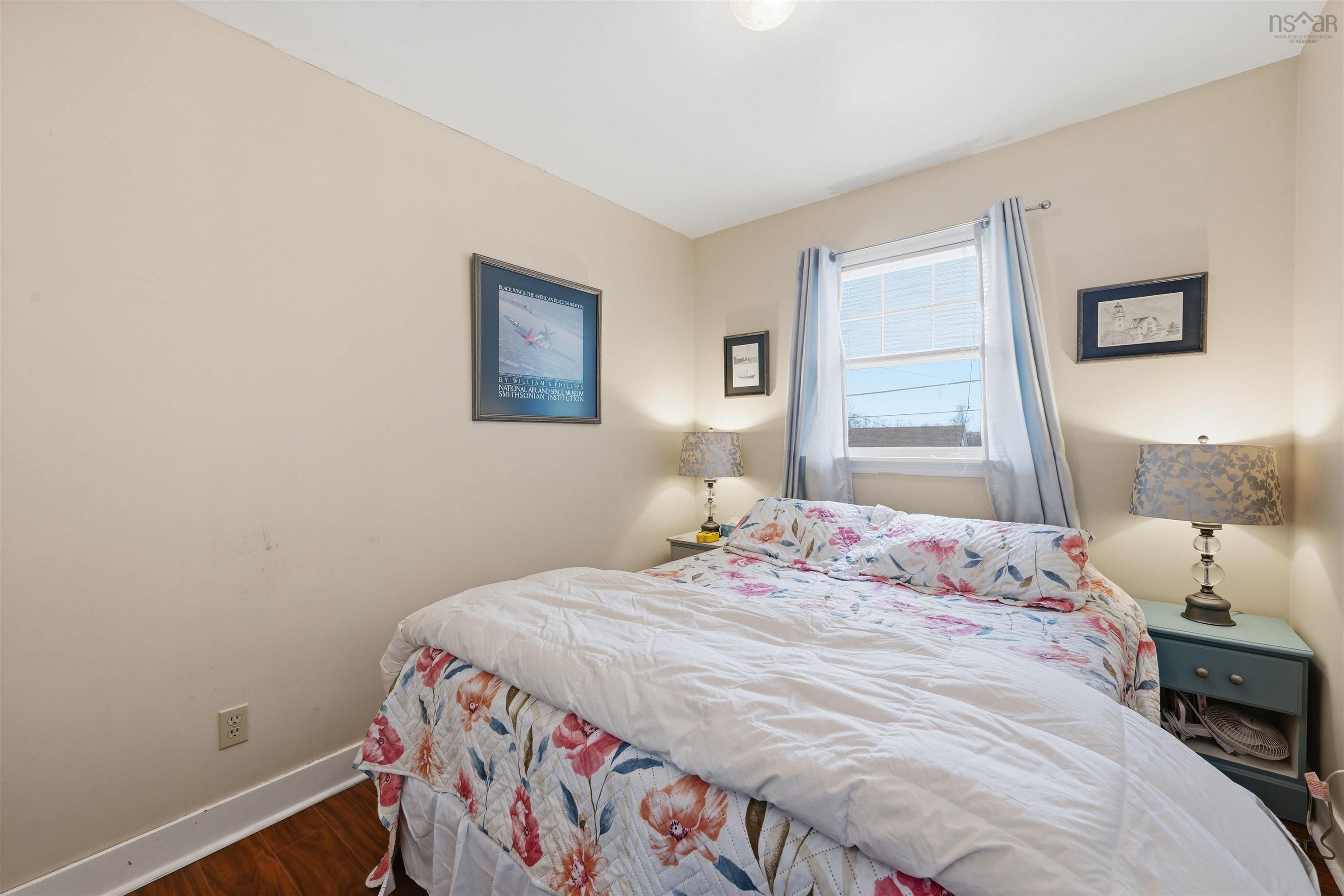 $369,900.00: 402 Highland Avenue, Windsor