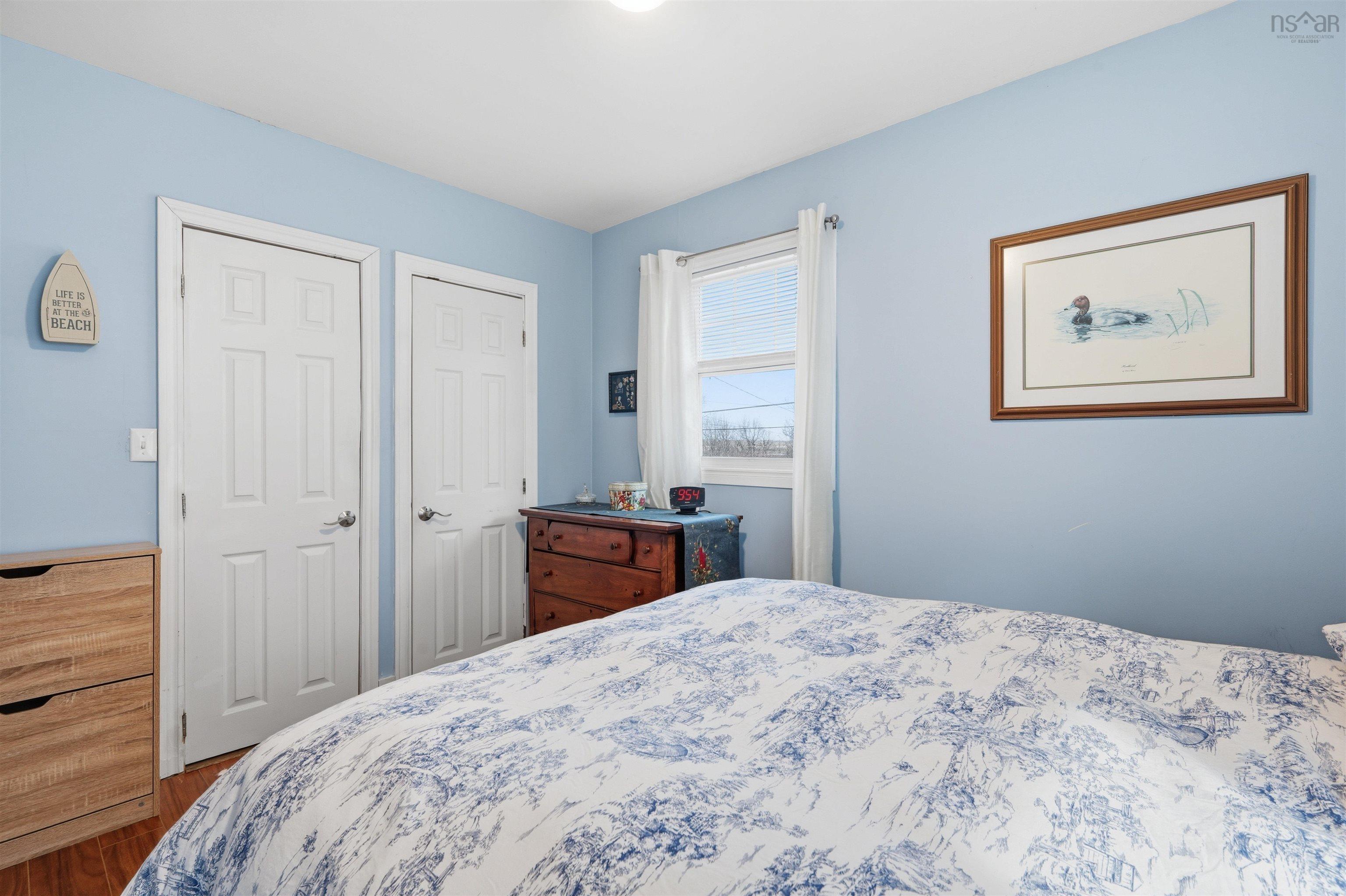 $369,900.00: 402 Highland Avenue, Windsor