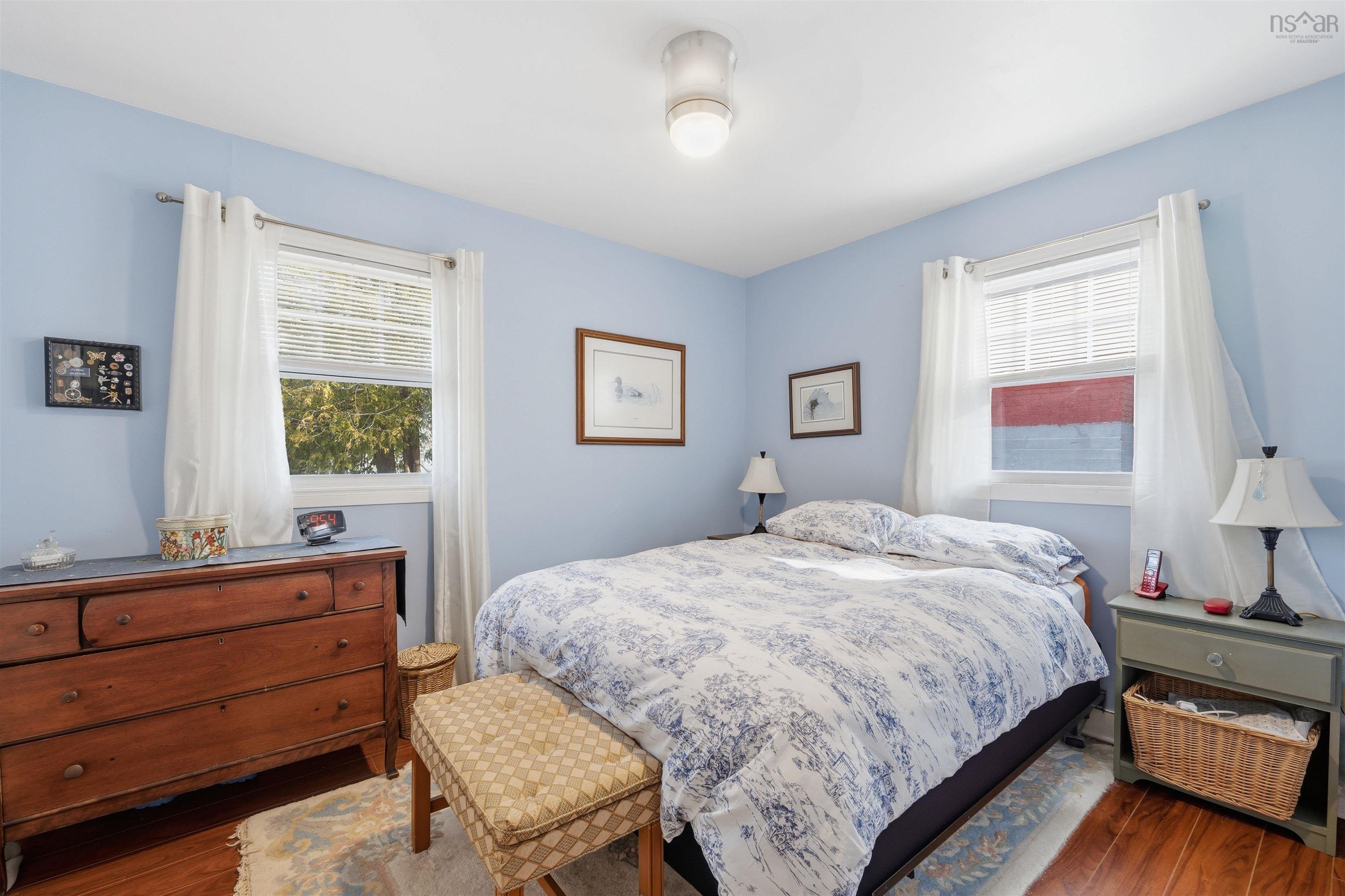 $369,900.00: 402 Highland Avenue, Windsor