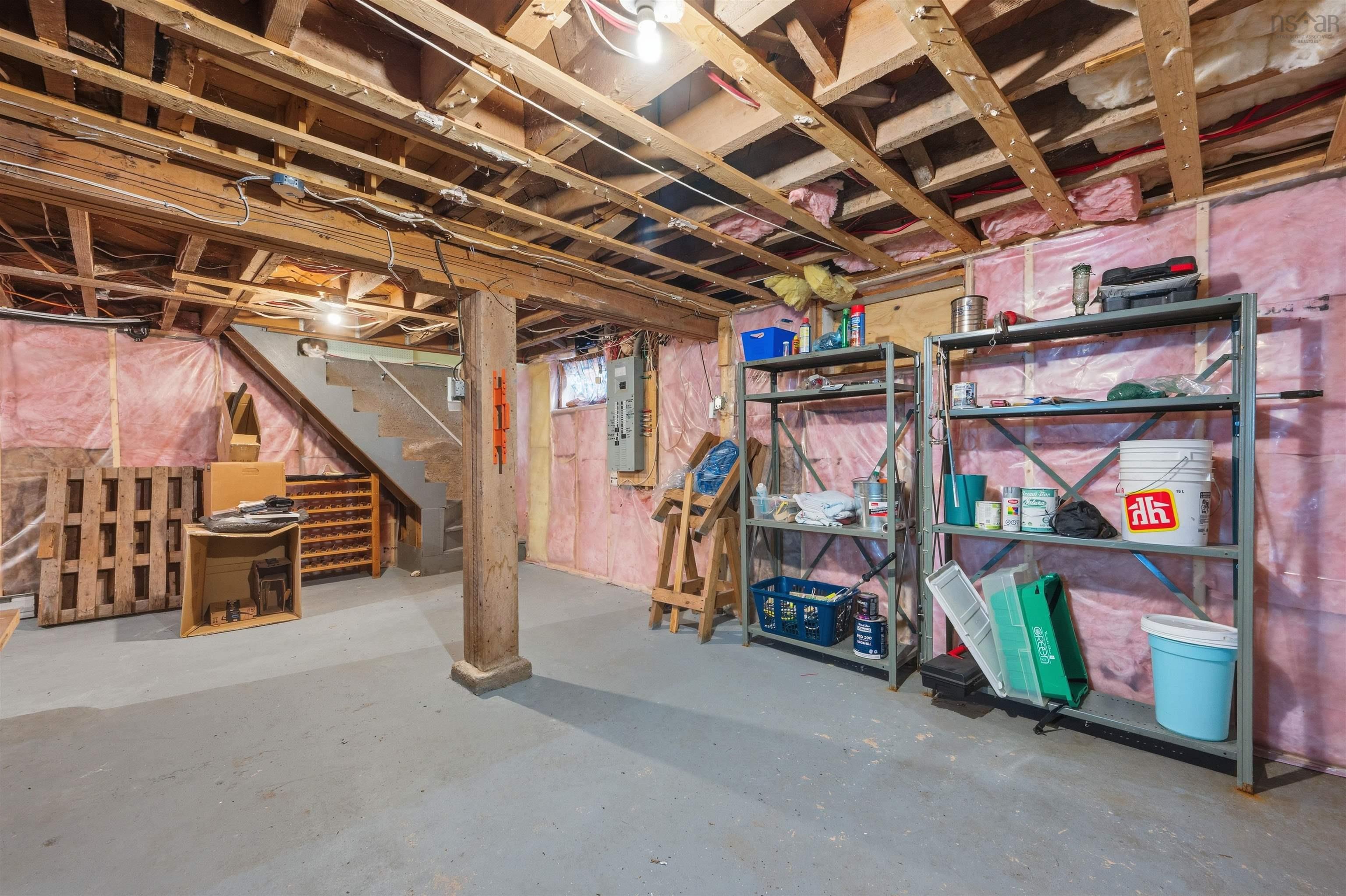 $369,900.00: 402 Highland Avenue, Windsor