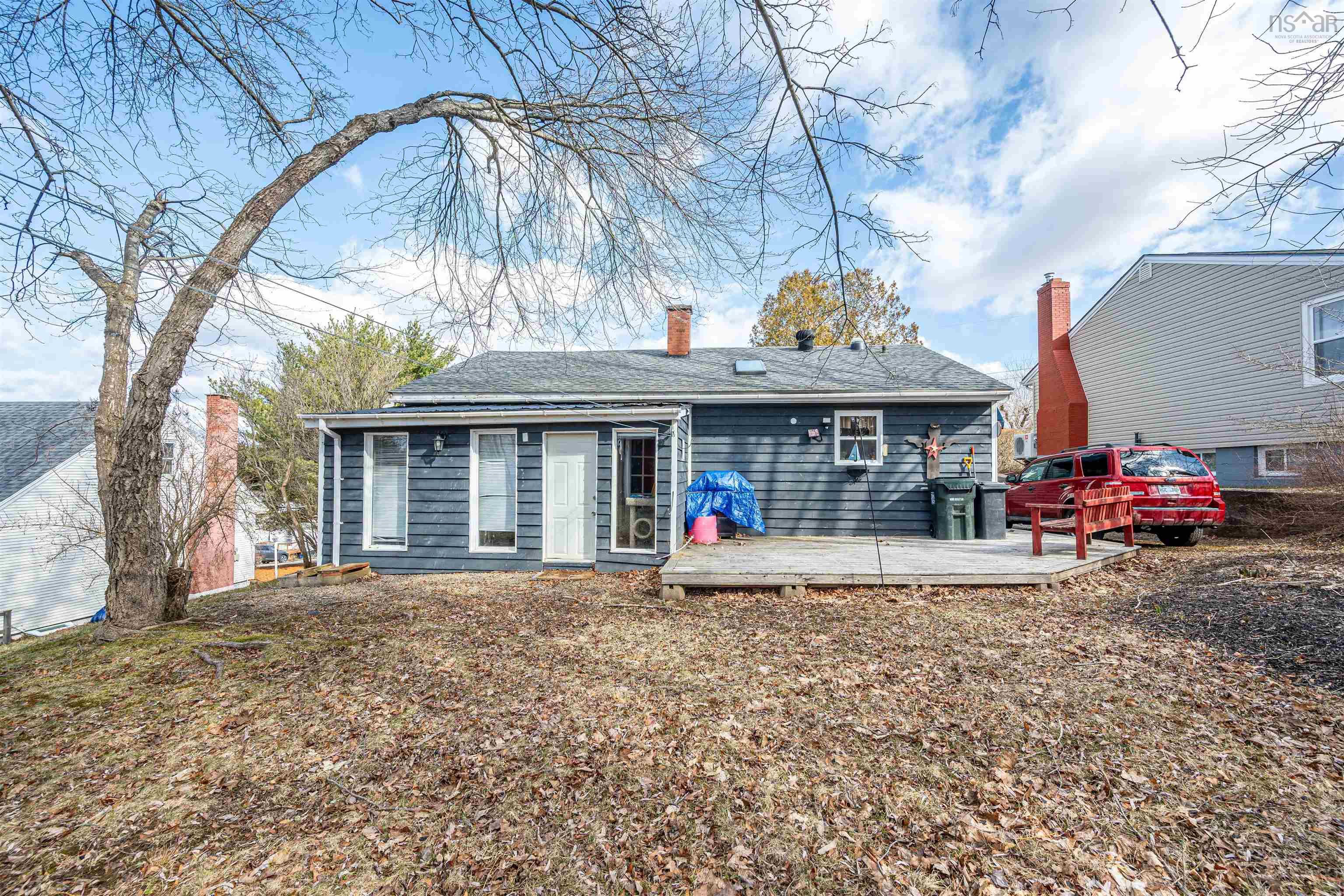 $369,900.00: 402 Highland Avenue, Windsor
